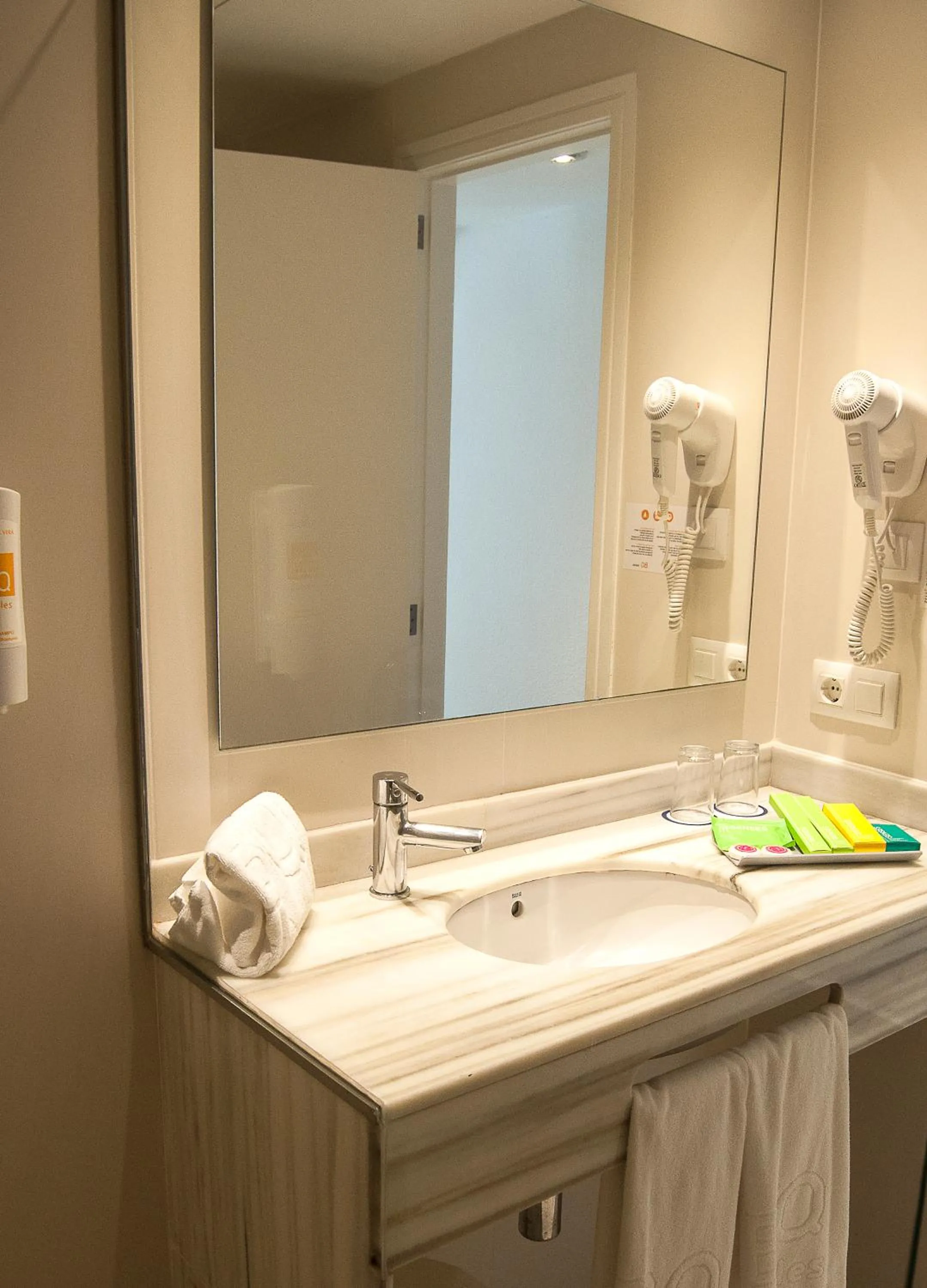 Toilet in BQ Alcudia Sun Village