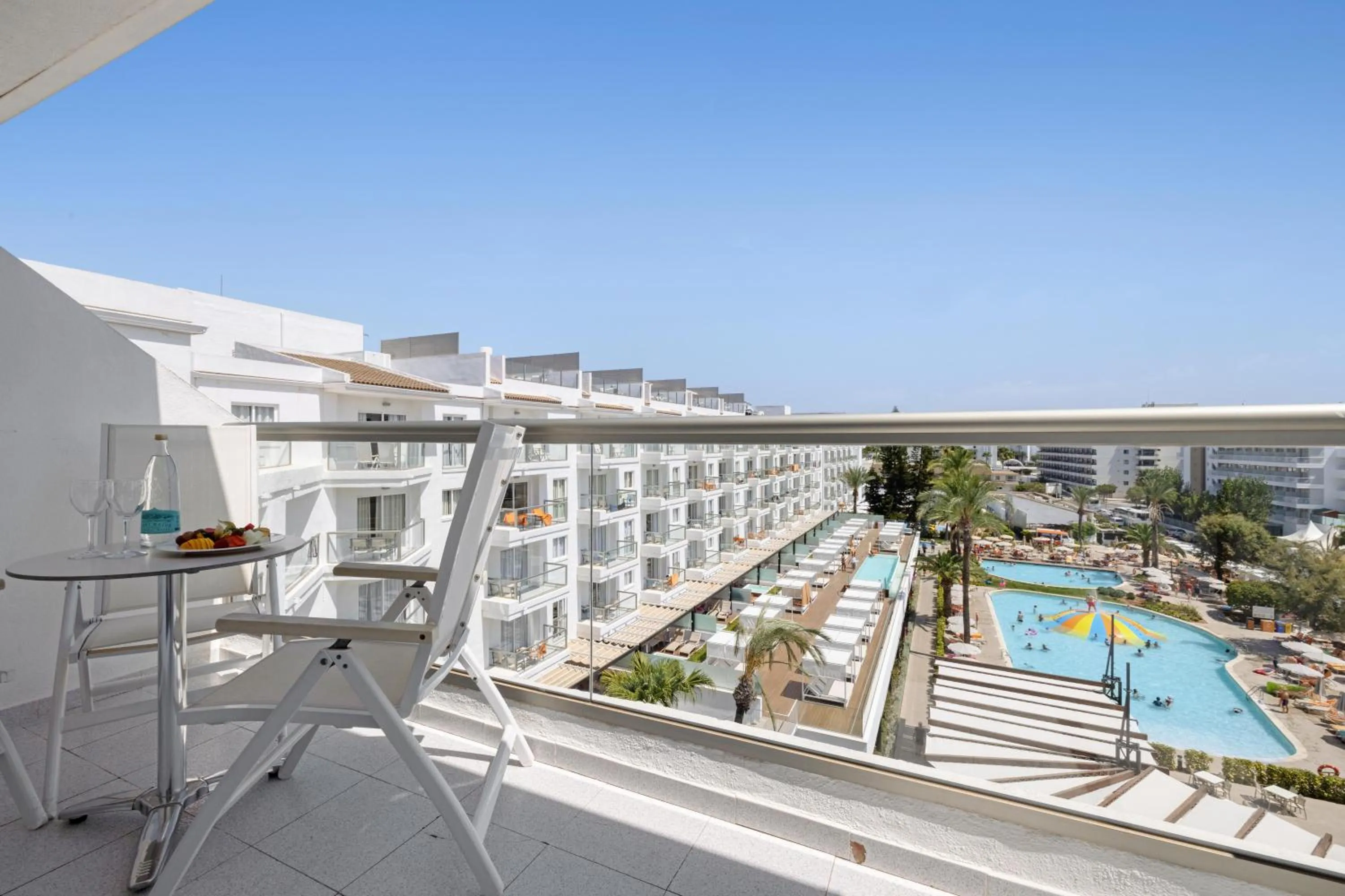 Photo of the whole room in VIVA Sunrise