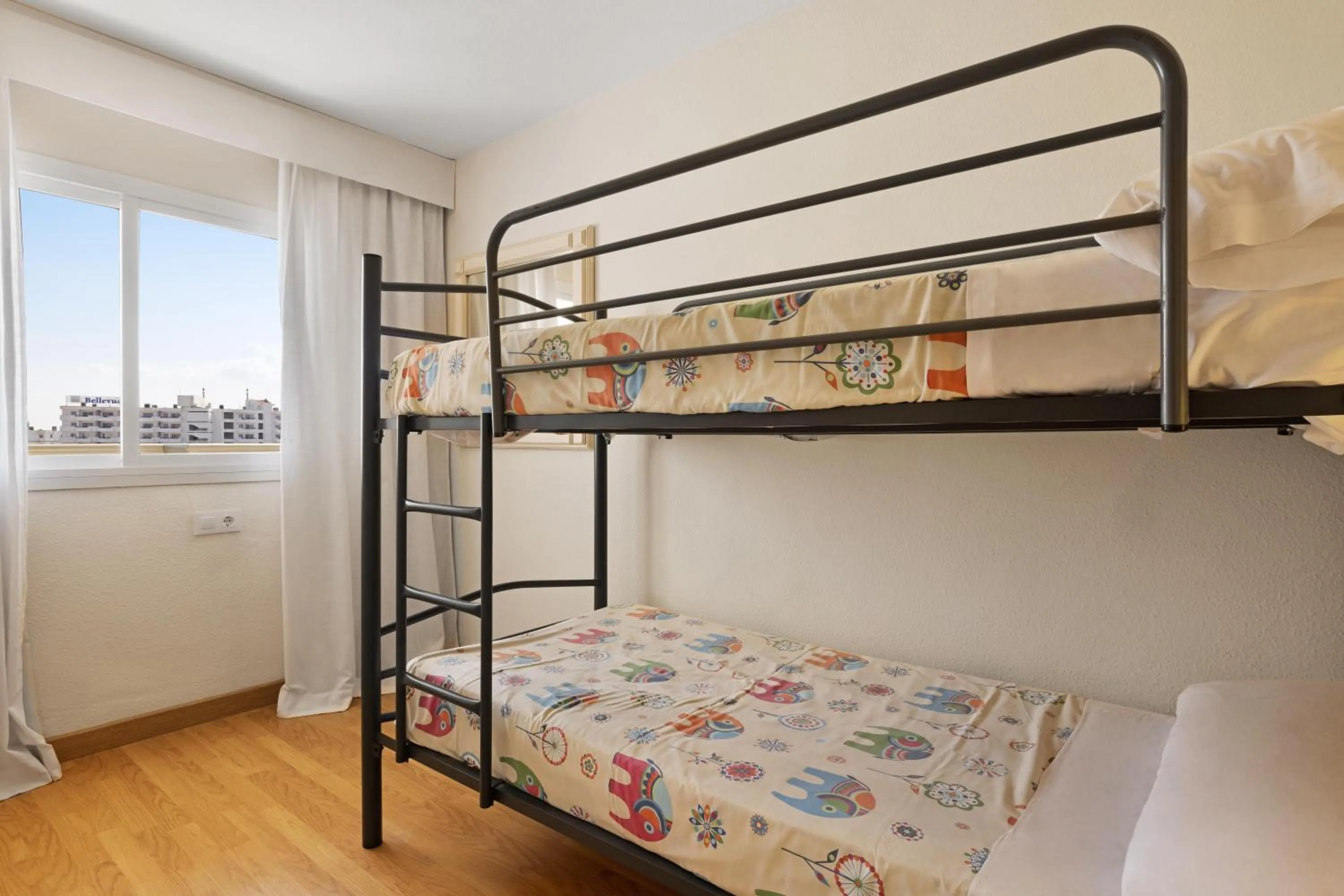 Photo of the whole room, Bed in VIVA Sunrise