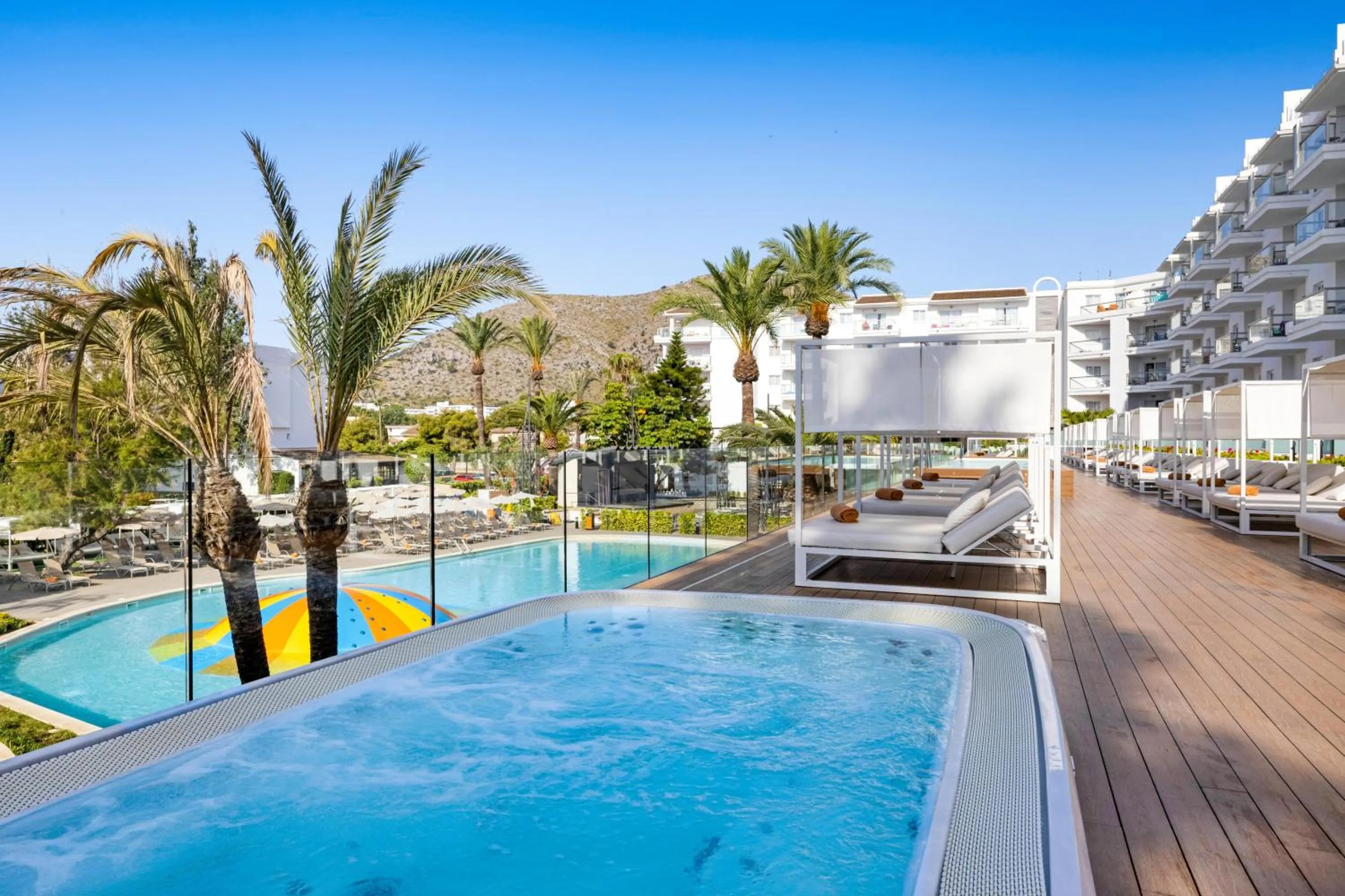 Swimming pool in VIVA Sunrise