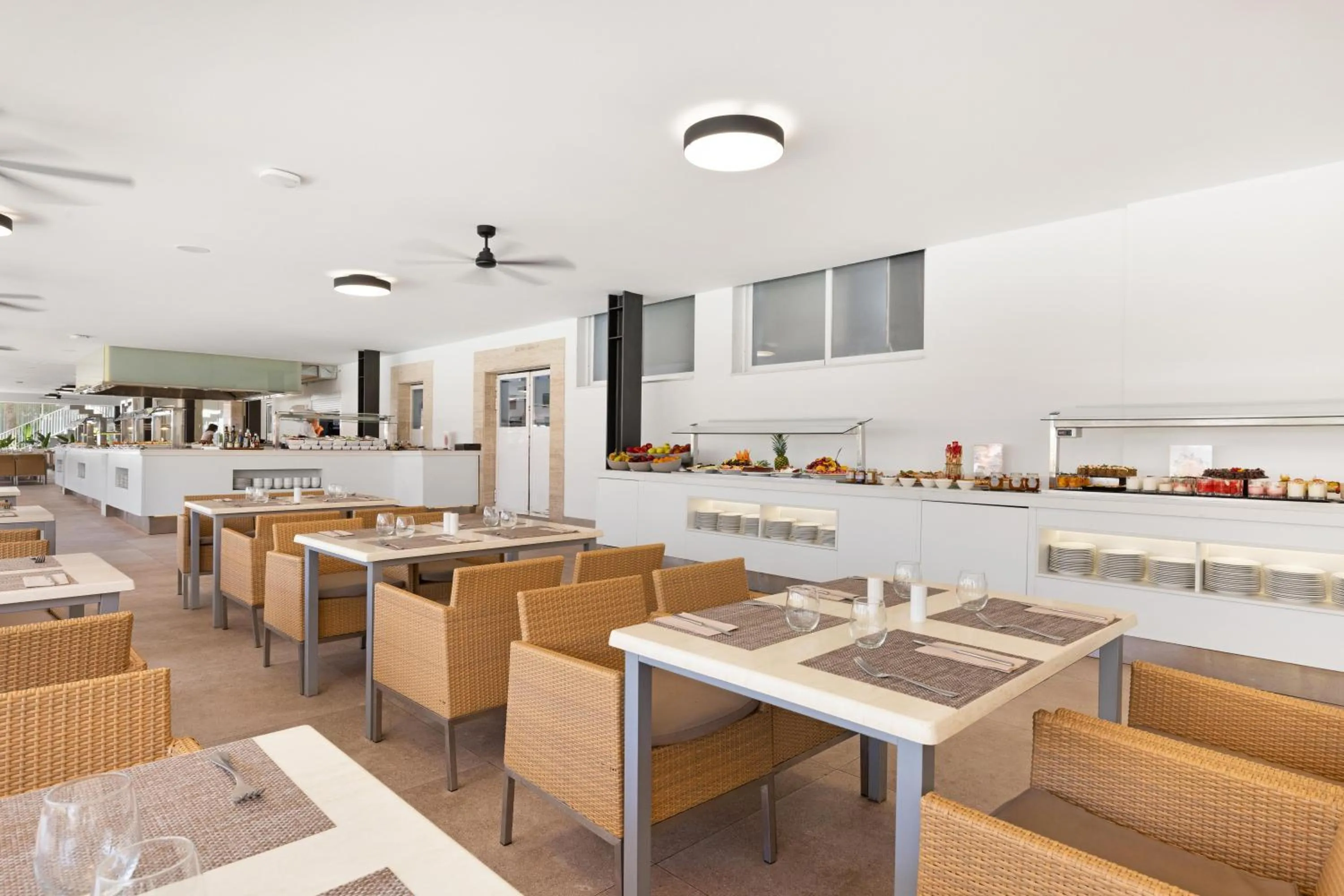 Restaurant/places to eat in VIVA Sunrise