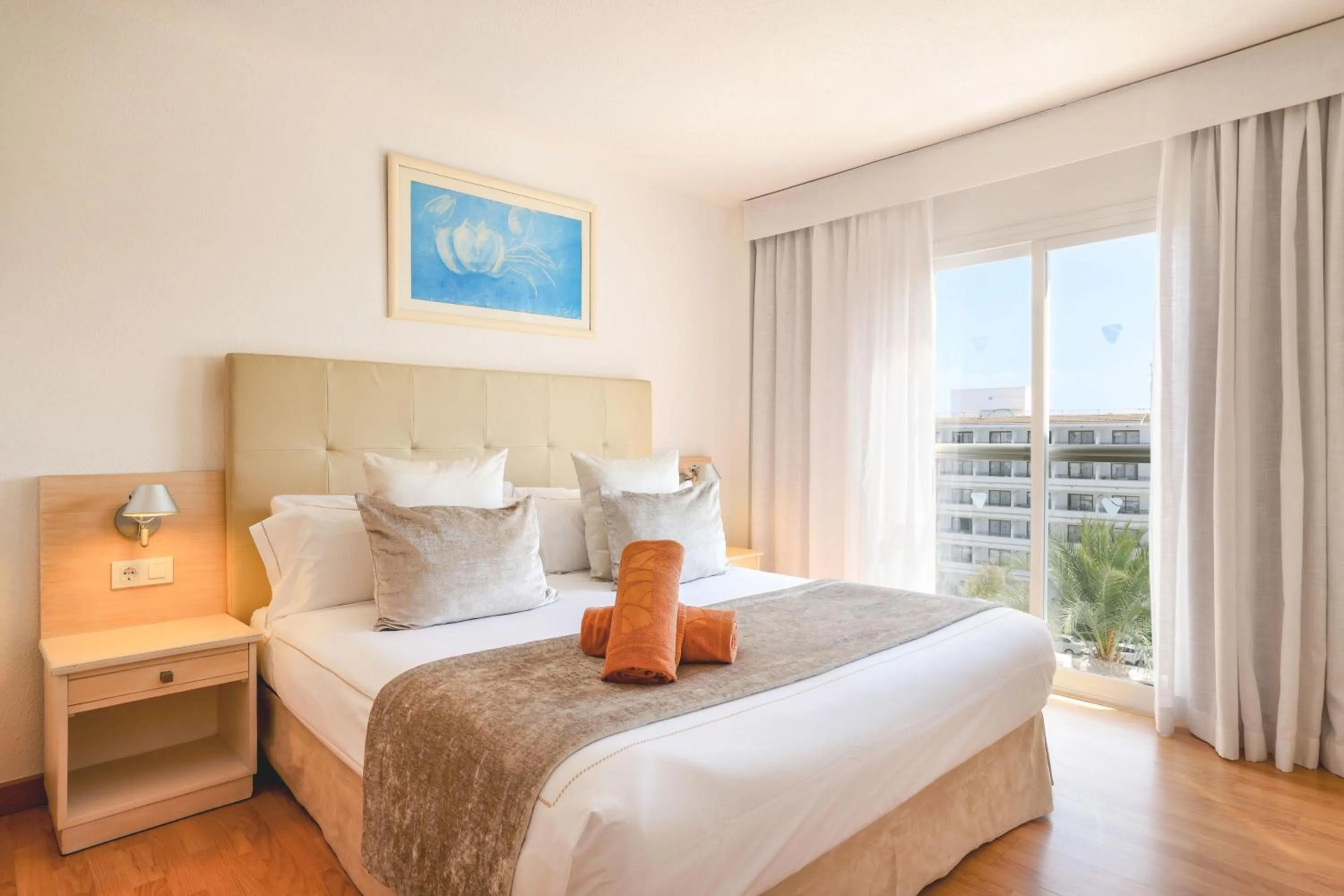 Photo of the whole room, Bed in VIVA Sunrise