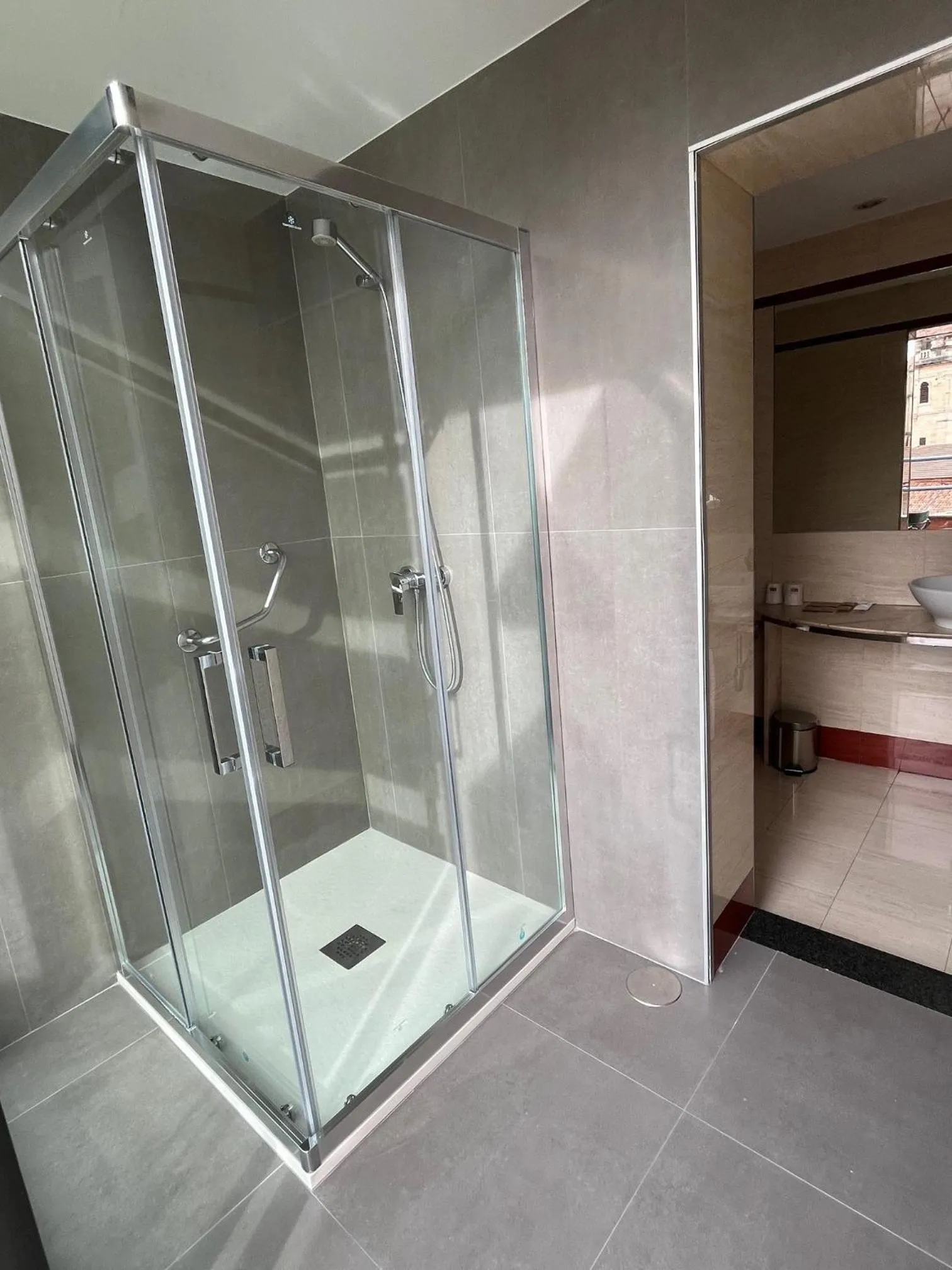 Shower in Hotel Gran Regente