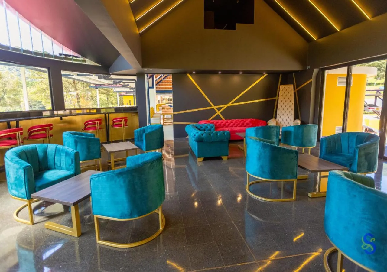 Lounge or bar in Hotel Sinai SV