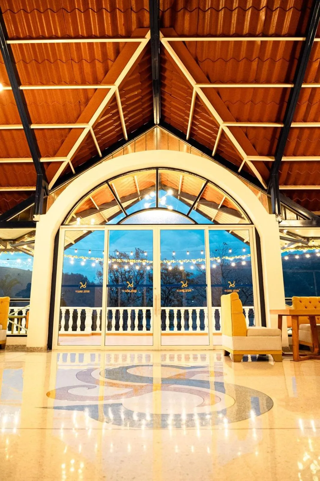 Restaurant/places to eat in Hotel Sinai SV