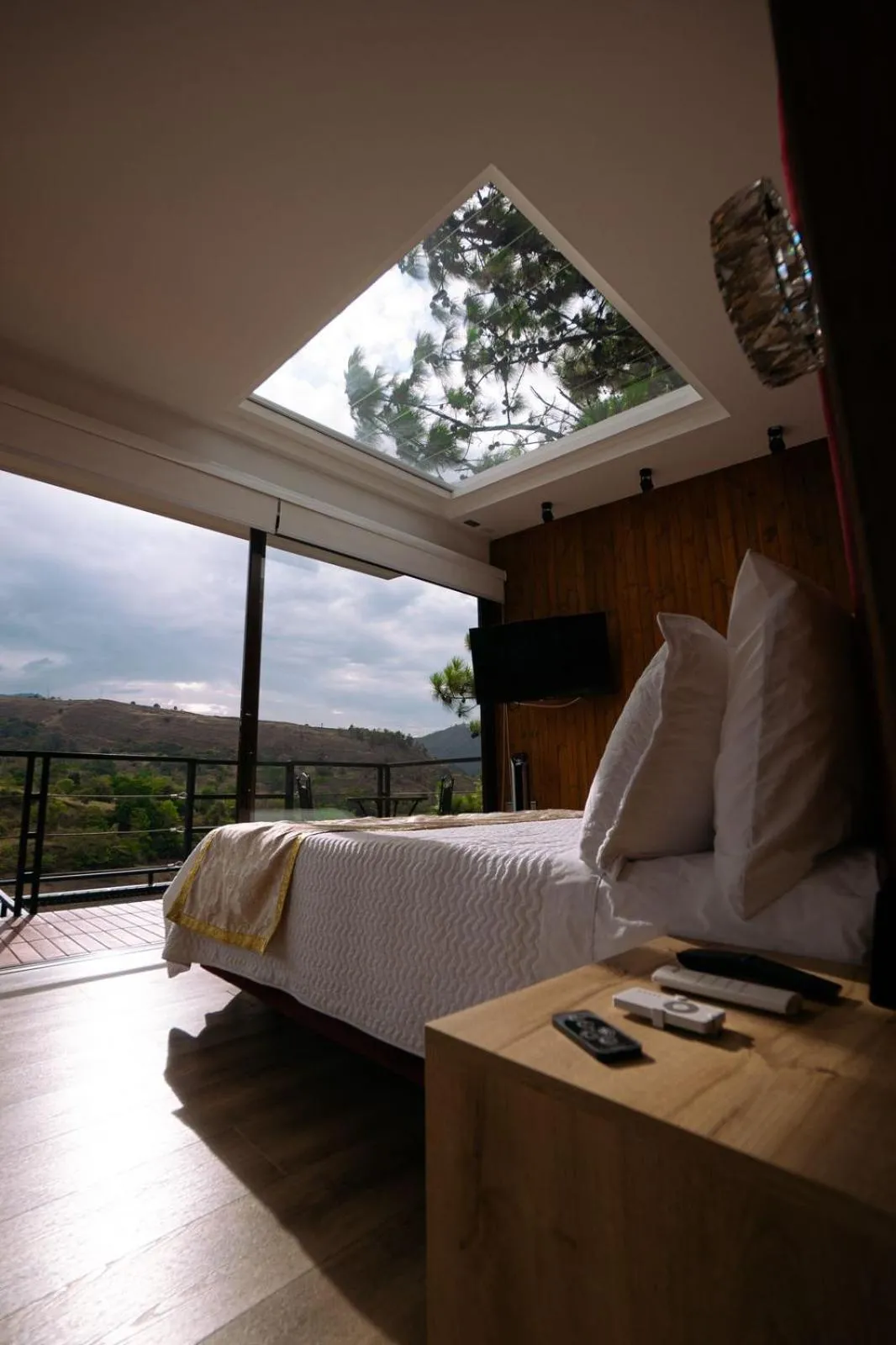 Photo of the whole room, Bed in Hotel Sinai SV