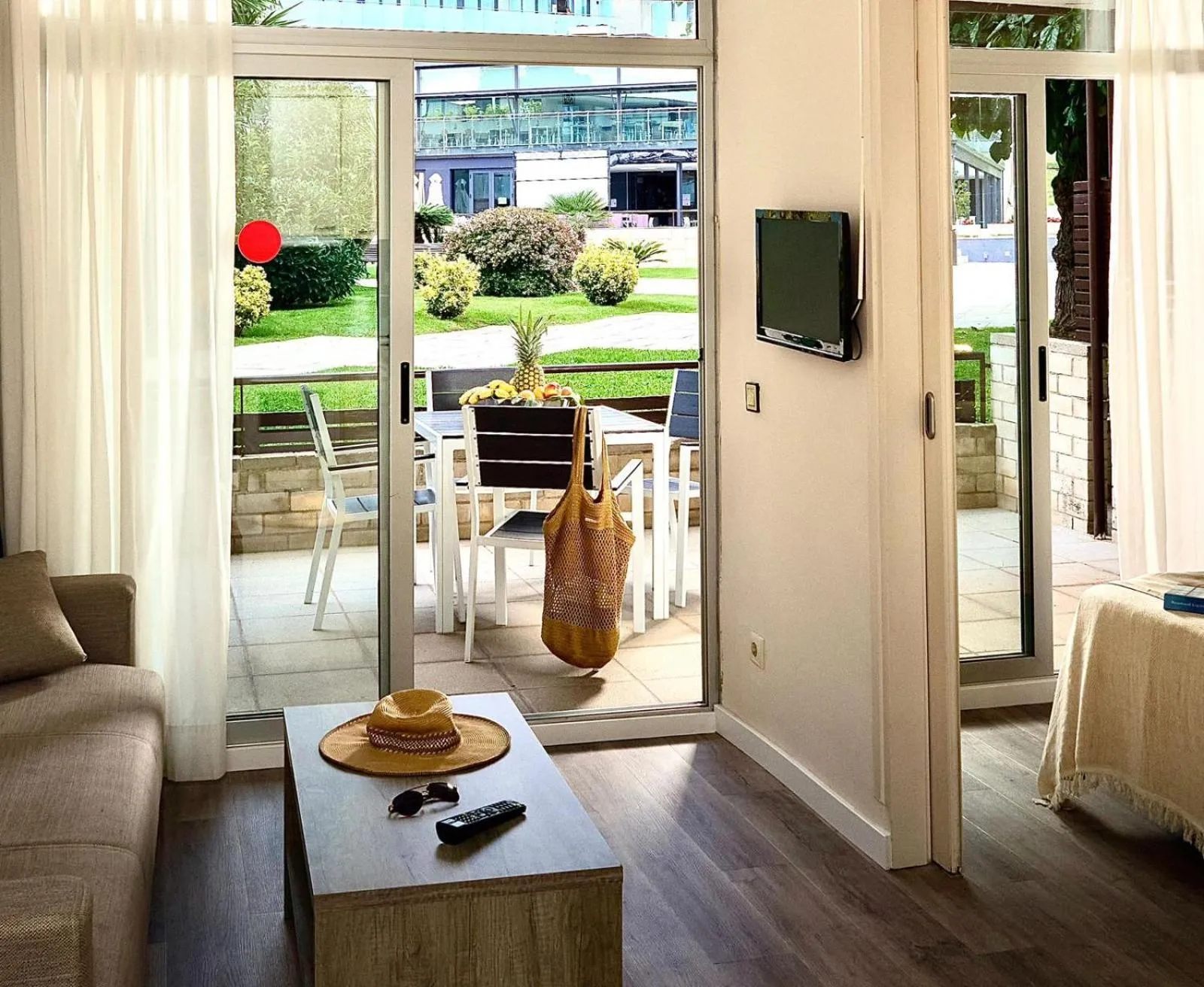 Patio in Aparthotel Comtat Sant Jordi