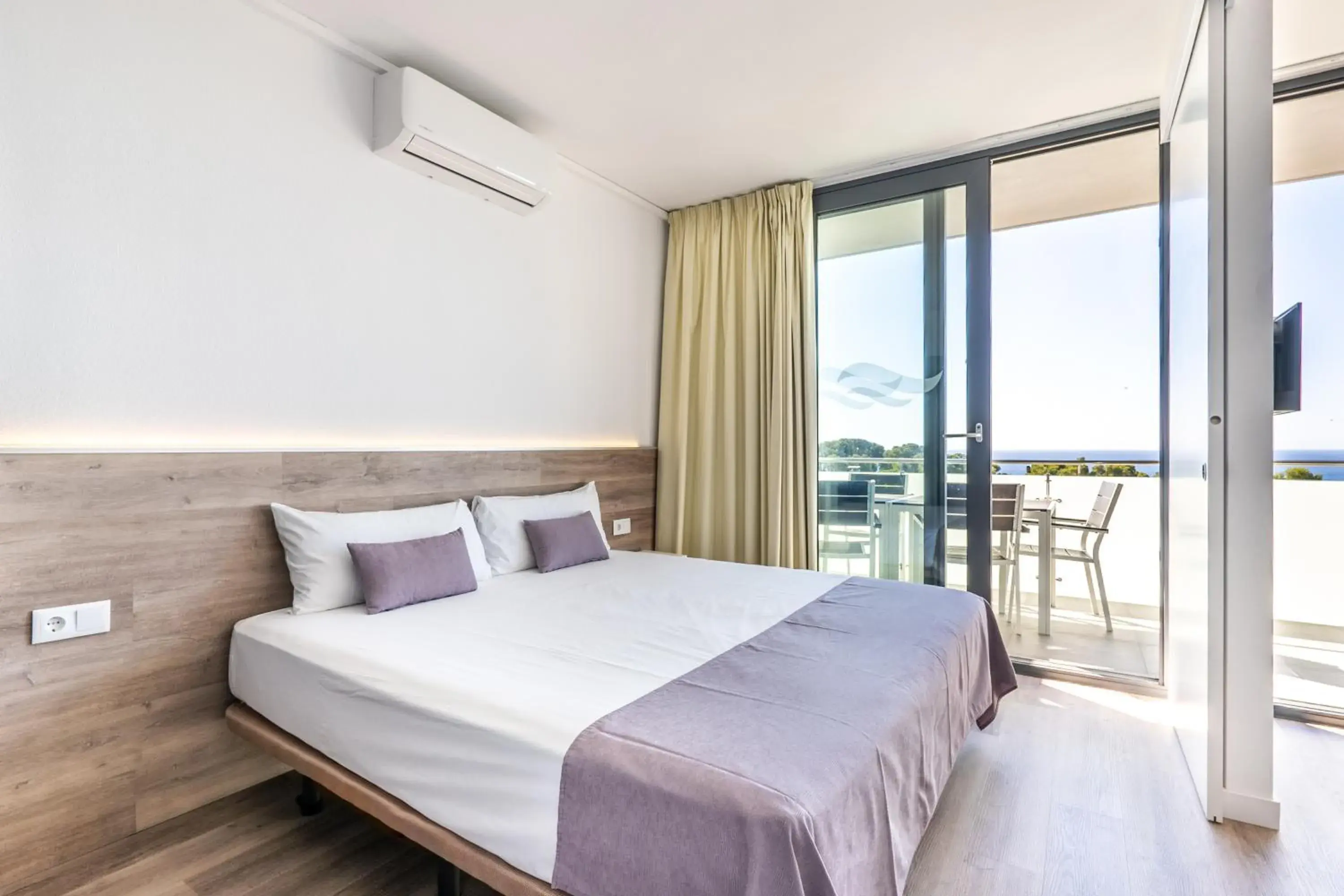 Bedroom, Bed in Aparthotel Comtat Sant Jordi Bedroom, Bed in Aparthotel Comtat Sant Jordi