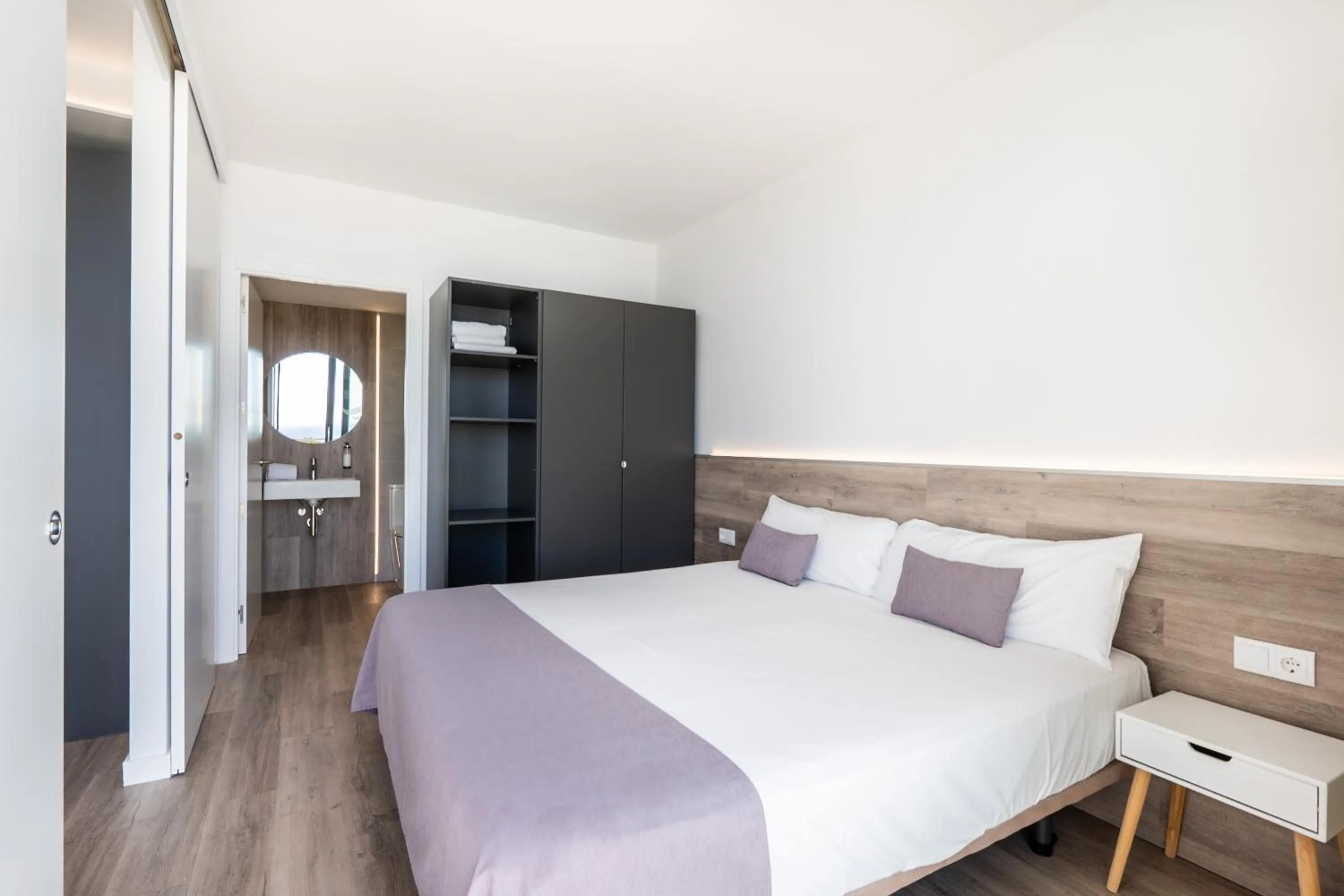 Bedroom, Bed in Aparthotel Comtat Sant Jordi