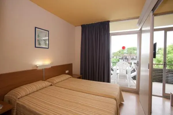 Decorative detail, Bed in Aparthotel Comtat Sant Jordi Decorative detail, Bed in Aparthotel Comtat Sant Jordi