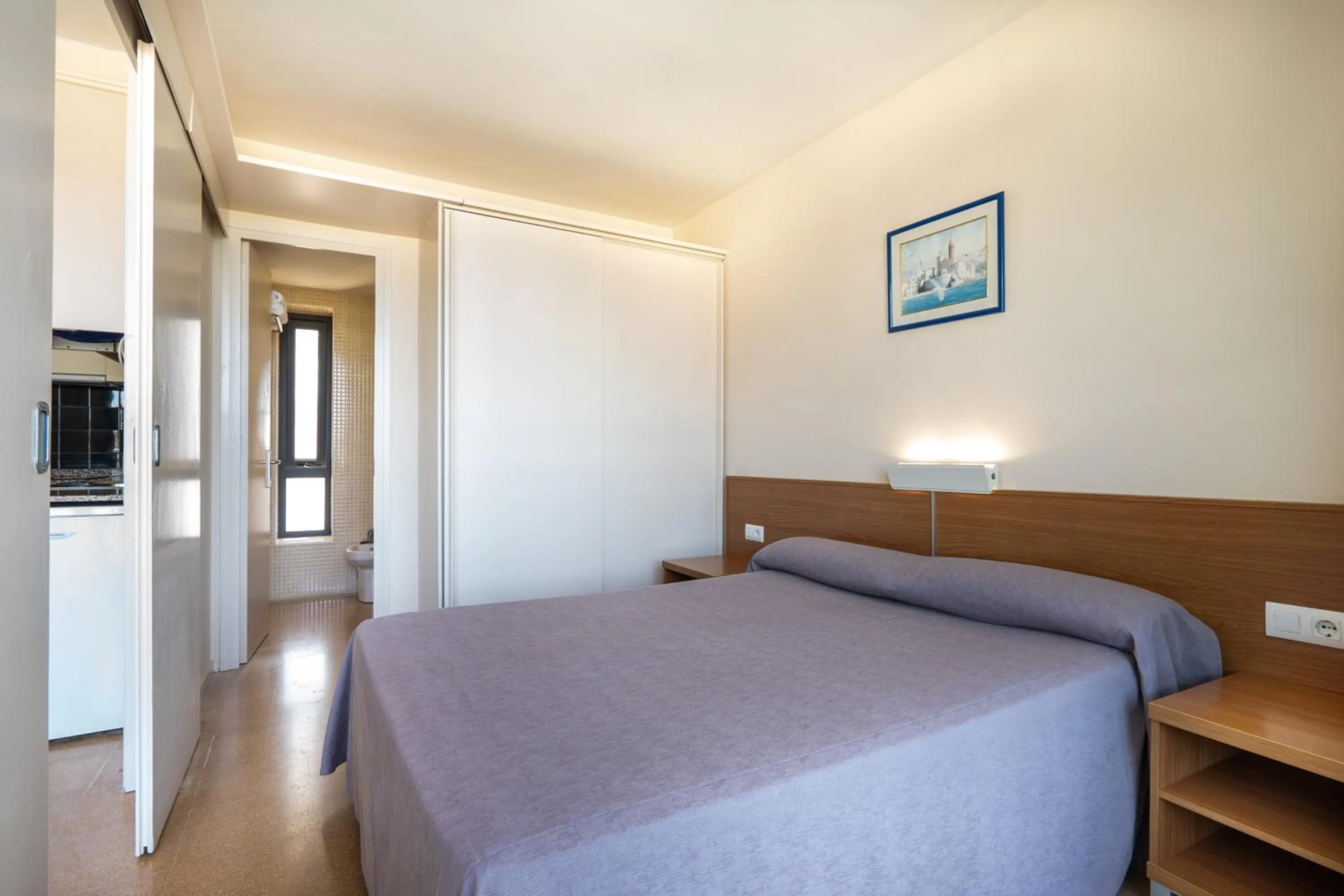 Bedroom, Bed in Aparthotel Comtat Sant Jordi