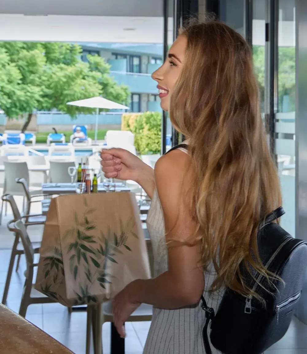 Restaurant/places to eat in Aparthotel Comtat Sant Jordi Restaurant/places to eat in Aparthotel Comtat Sant Jordi