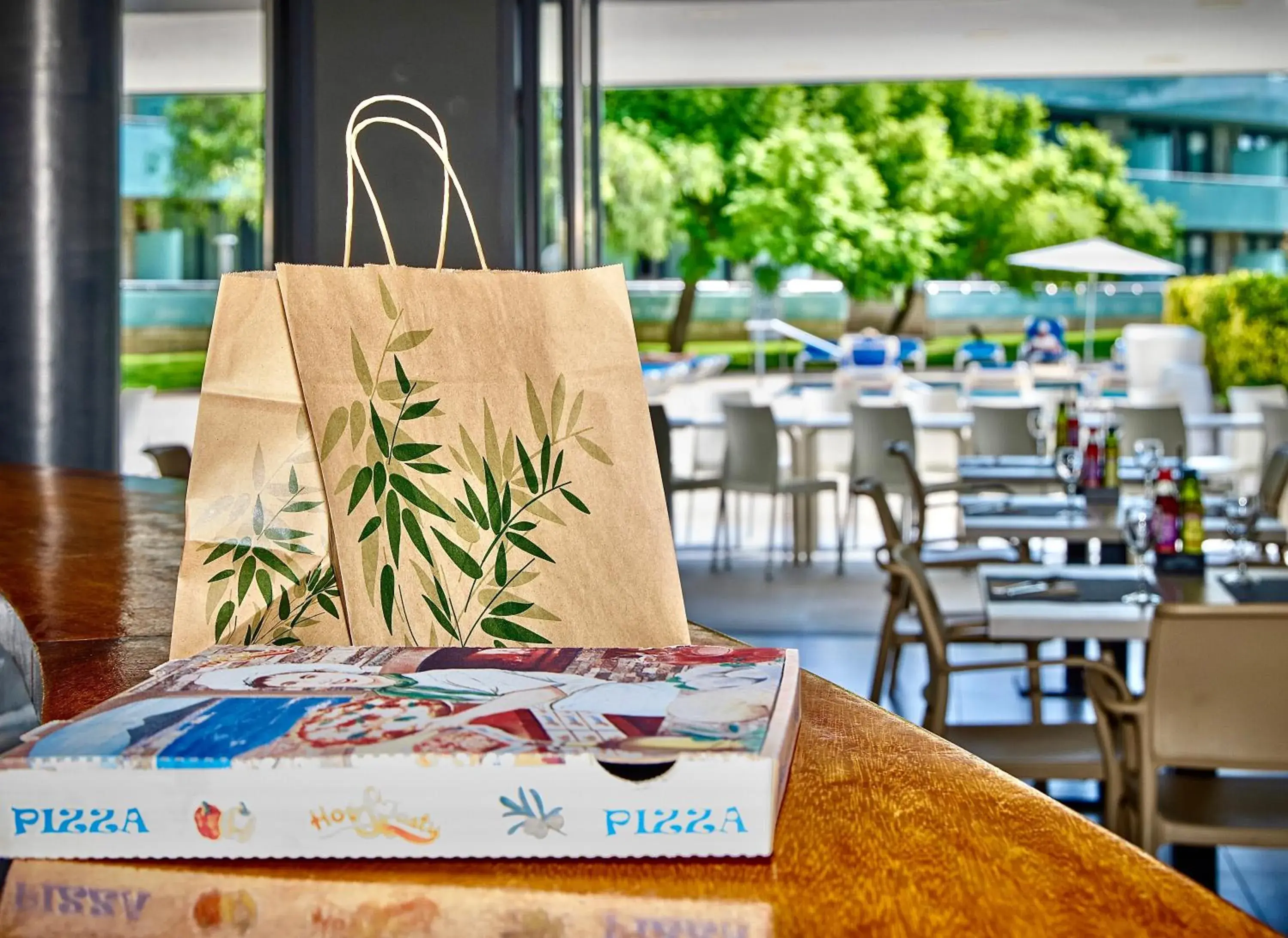 Restaurant/places to eat in Aparthotel Comtat Sant Jordi Restaurant/places to eat in Aparthotel Comtat Sant Jordi