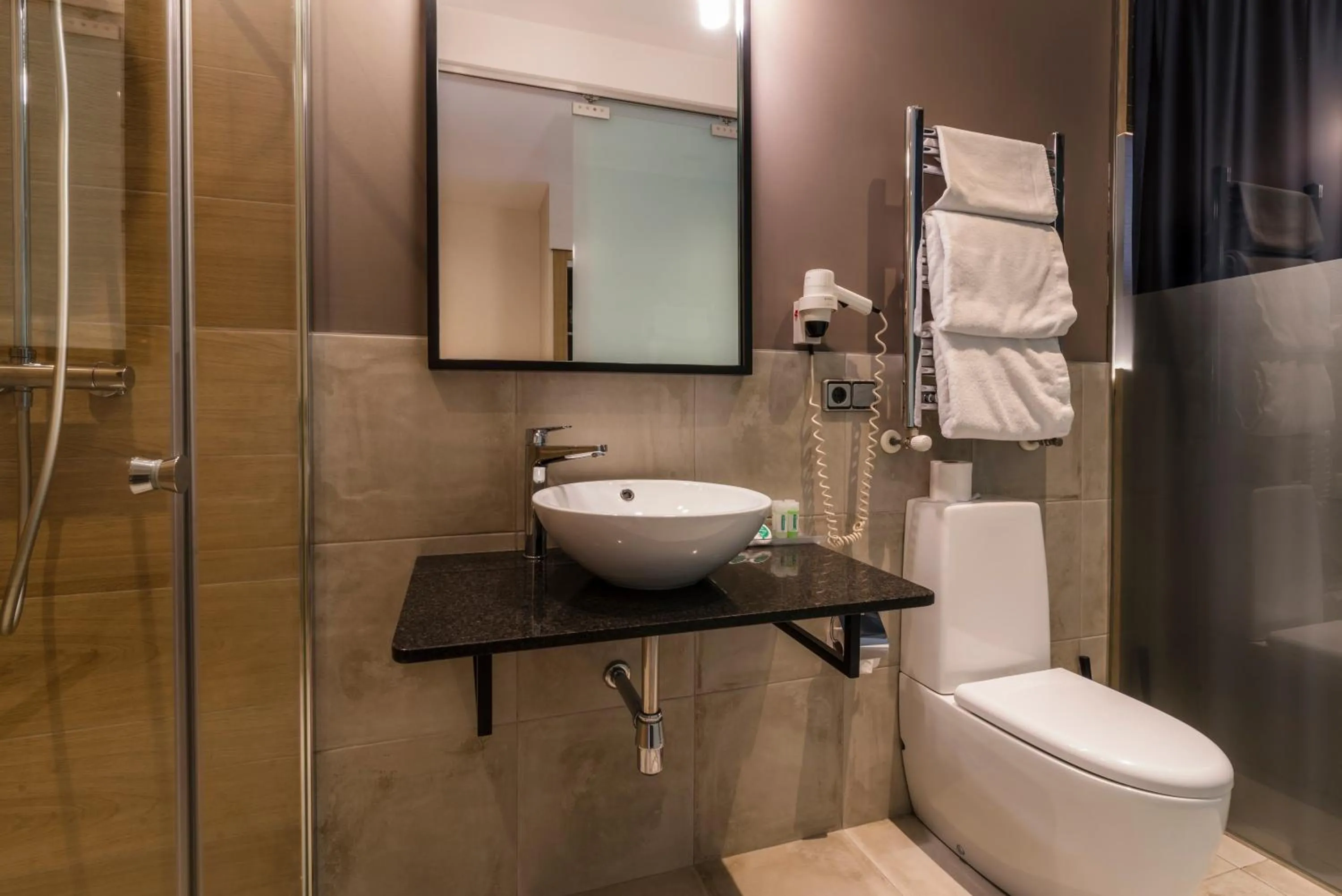 Shower in Hotel Avenida