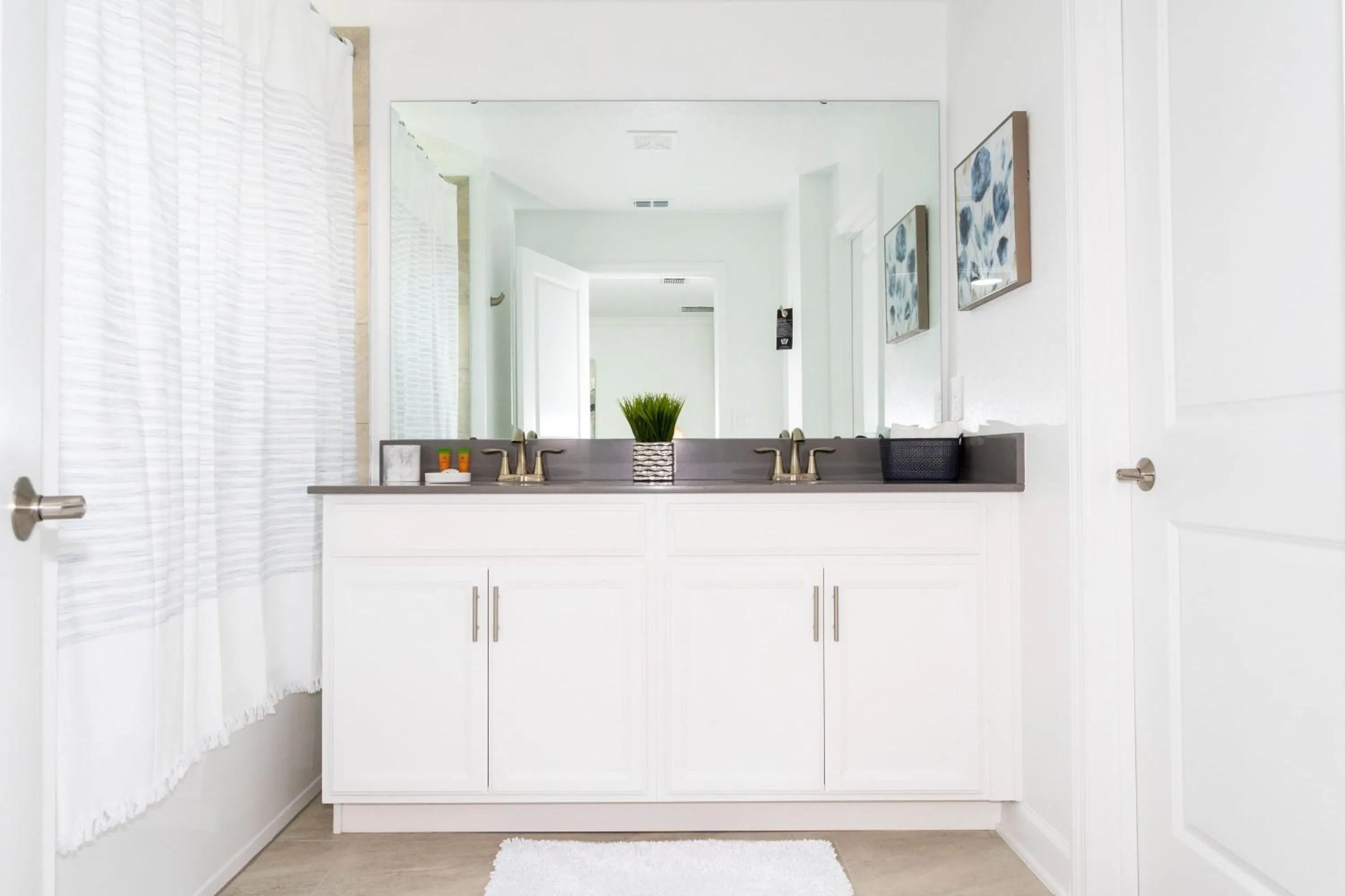 Stunning 4 Bd w/ Pool Close to Disney @ Champions Gate 1158