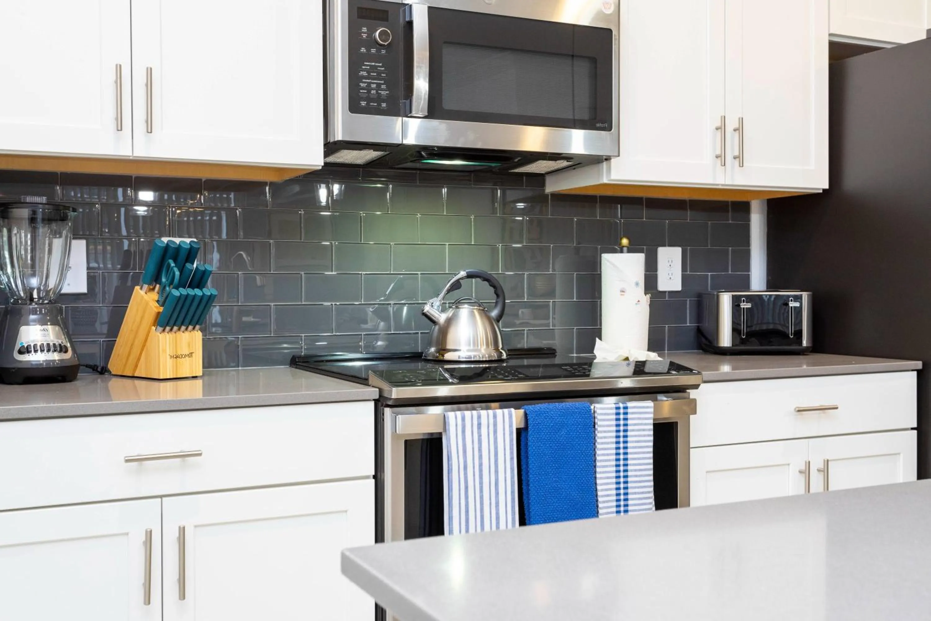 Stunning 4 Bd w/ Pool Close to Disney @ Champions Gate 1158