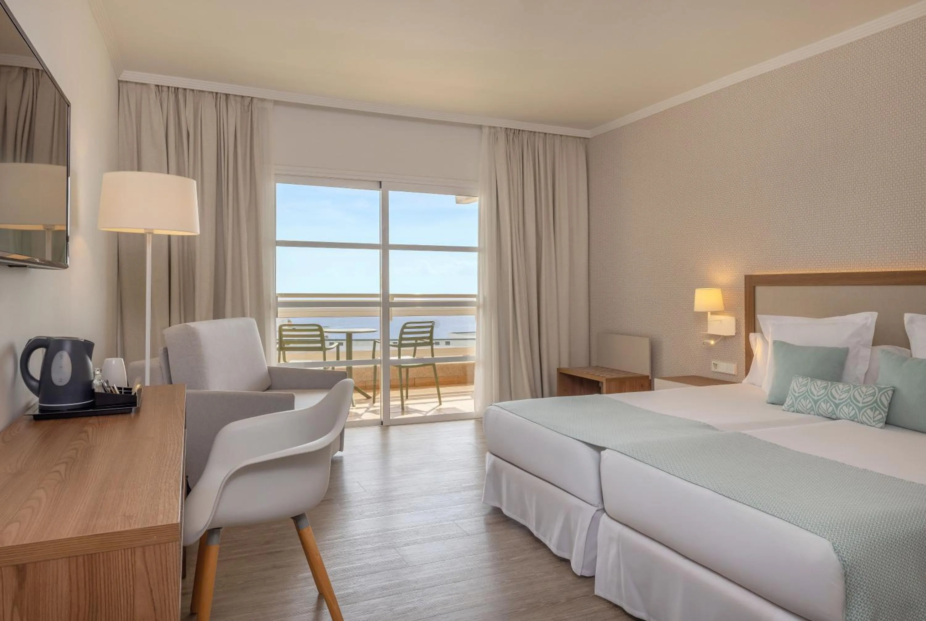 Bedroom, Bed in Alua Atlantico Golf - All Inclusive