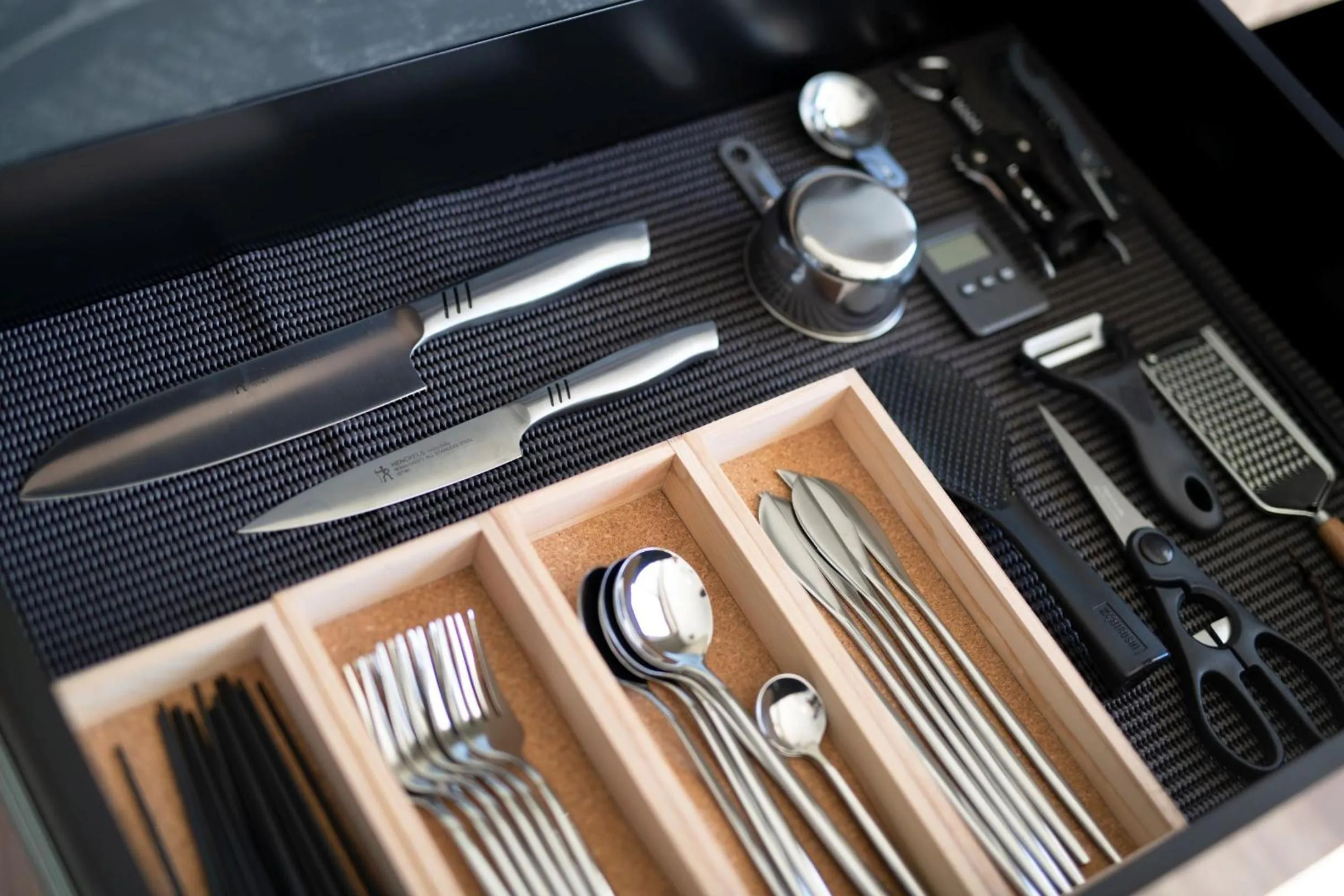 Kitchen or kitchenette in KOURI VILLA Indigo