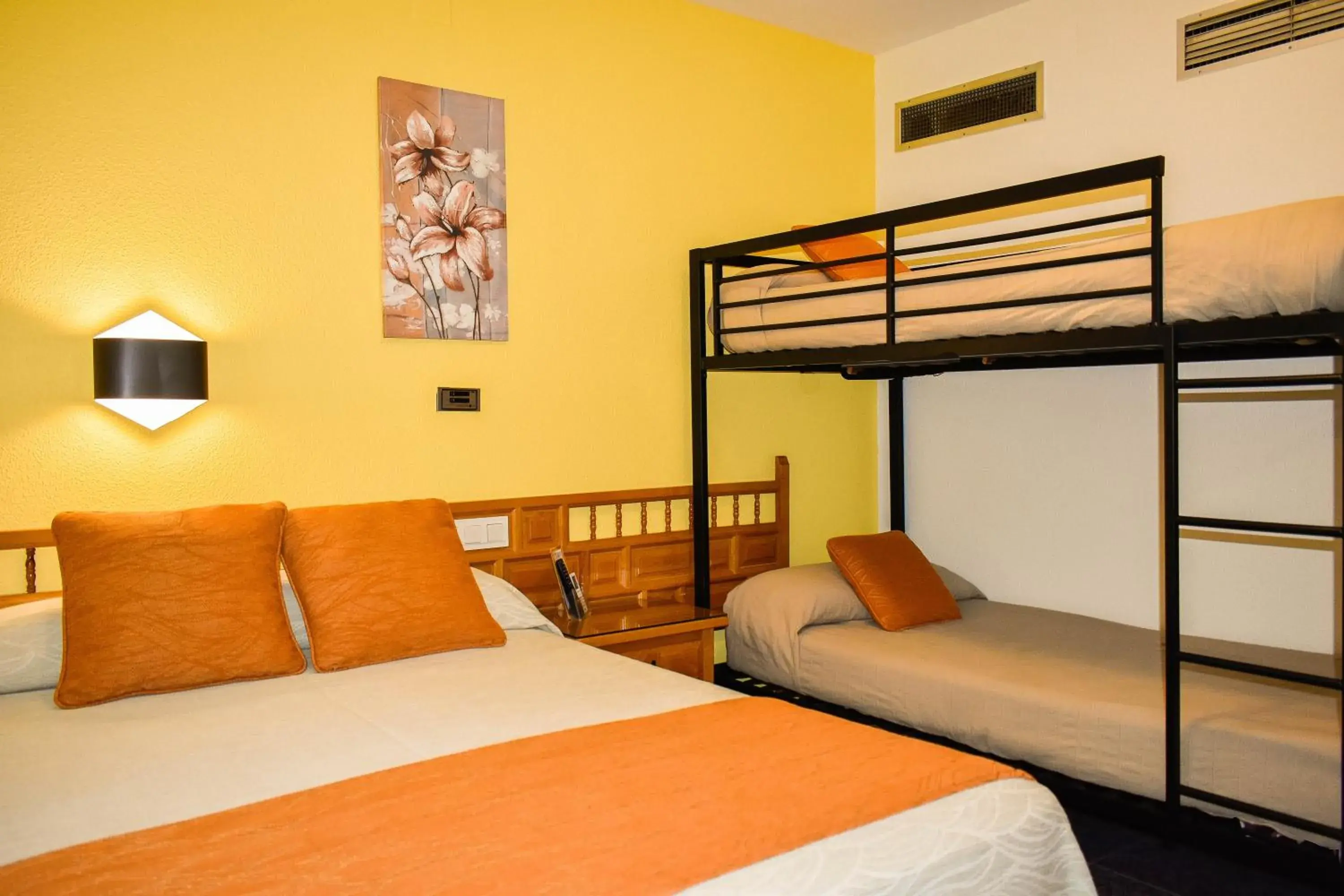 Standard Family Room in Hotel La Colina Standard Family Room in Hotel La Colina