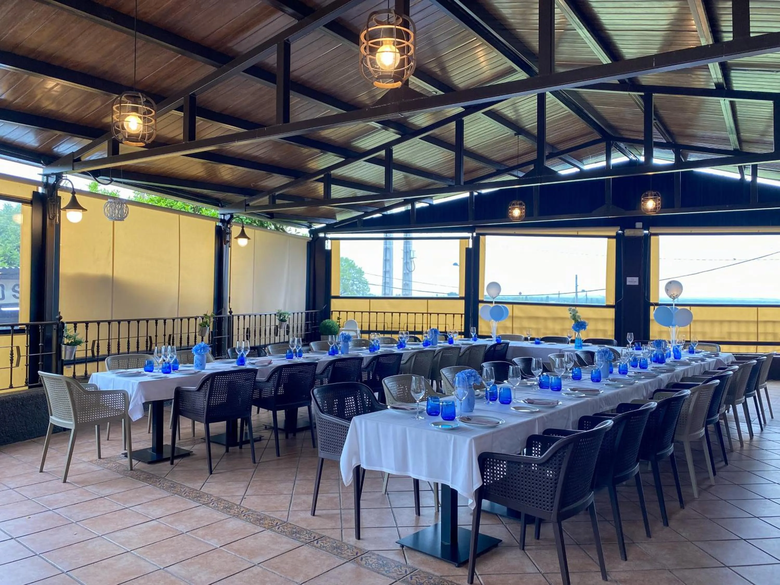 Restaurant/places to eat in Hotel La Colina