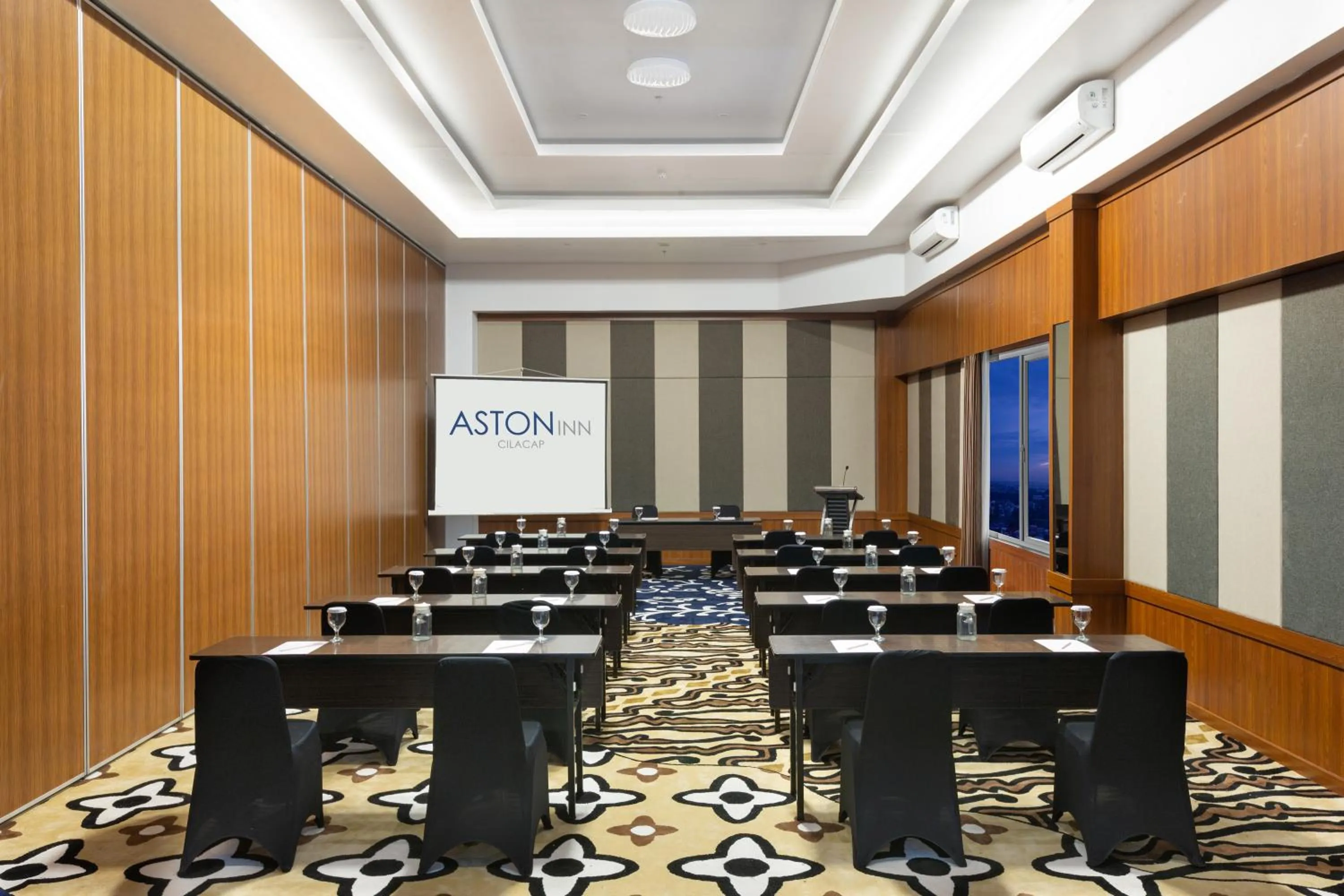 Banquet/Function facilities in Aston Inn Cilacap