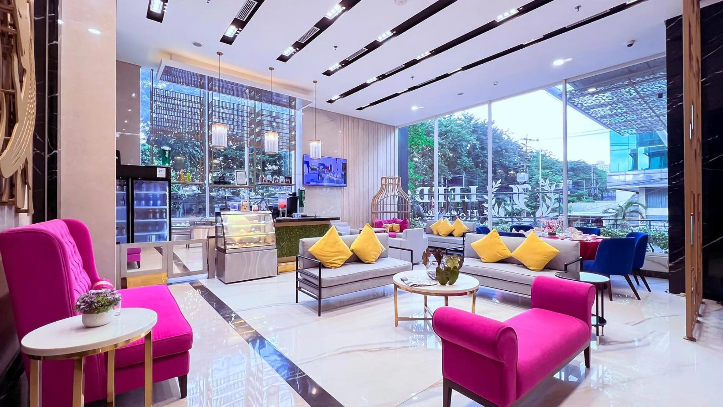 Lobby or reception in Leedon Hotel & Suites Surabaya