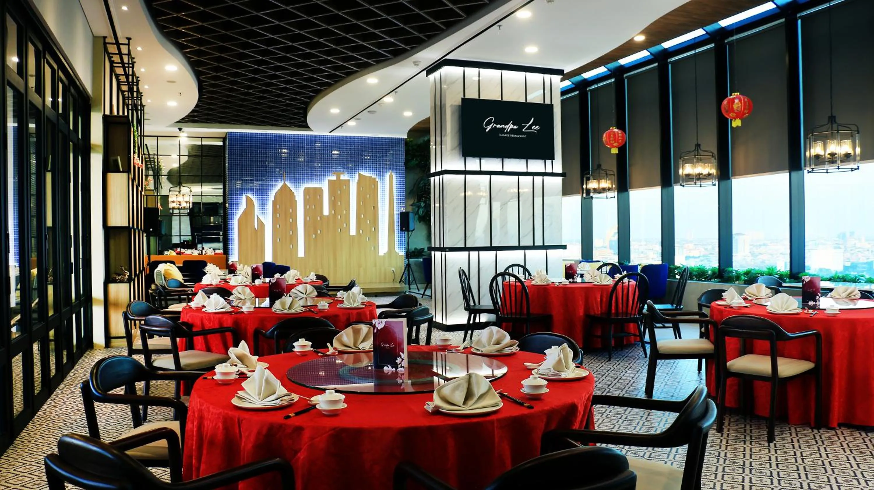 Restaurant/places to eat in Leedon Hotel & Suites Surabaya