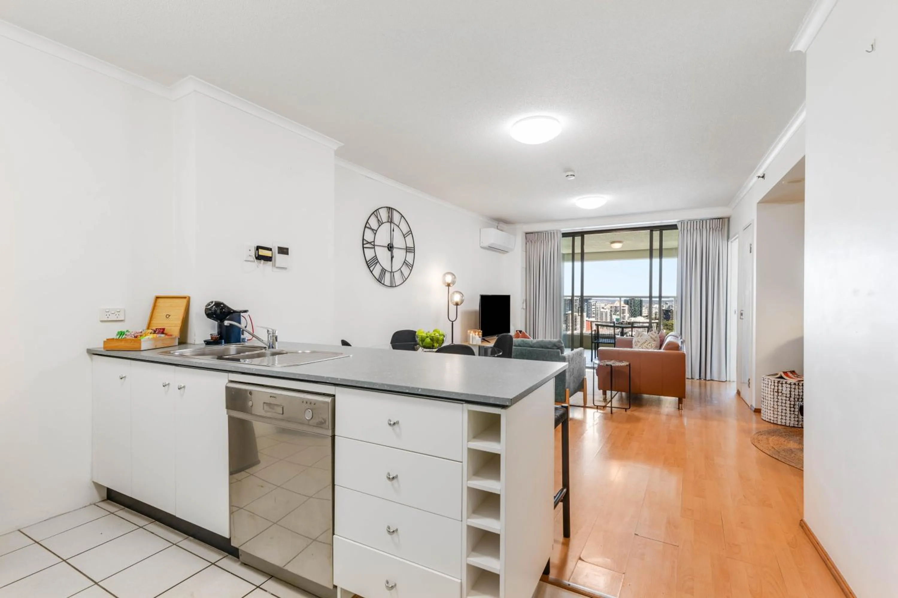 Coffee/tea facilities in AAB Apartments