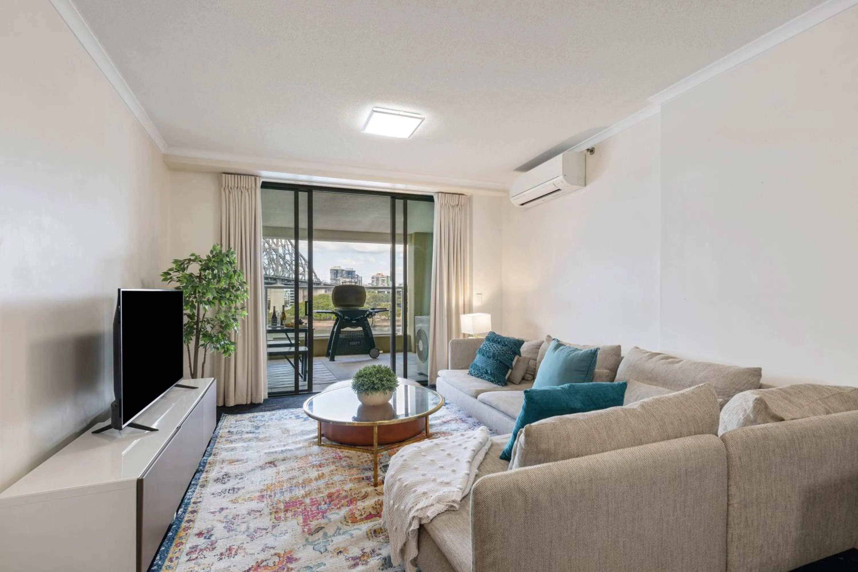 TV and multimedia in AAB Apartments