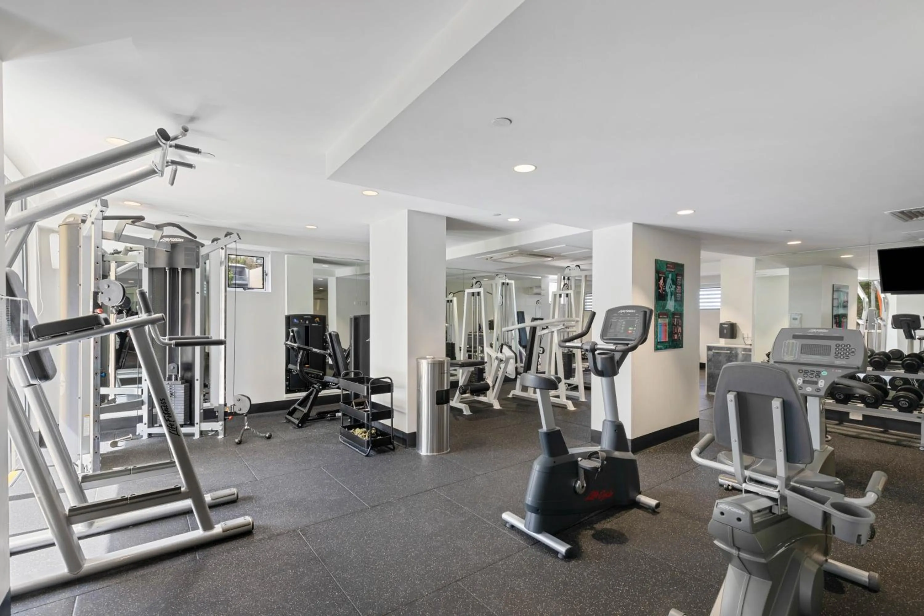 Fitness centre/facilities in AAB Apartments
