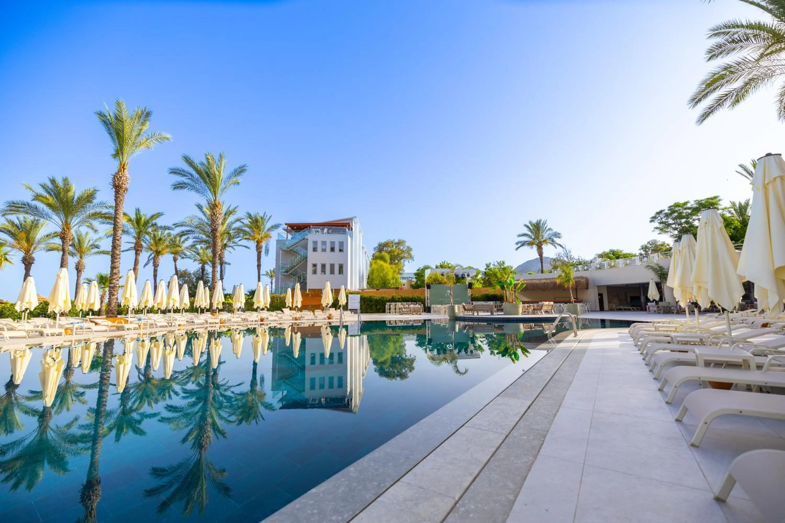 Swimming pool in Arin Resort Bodrum