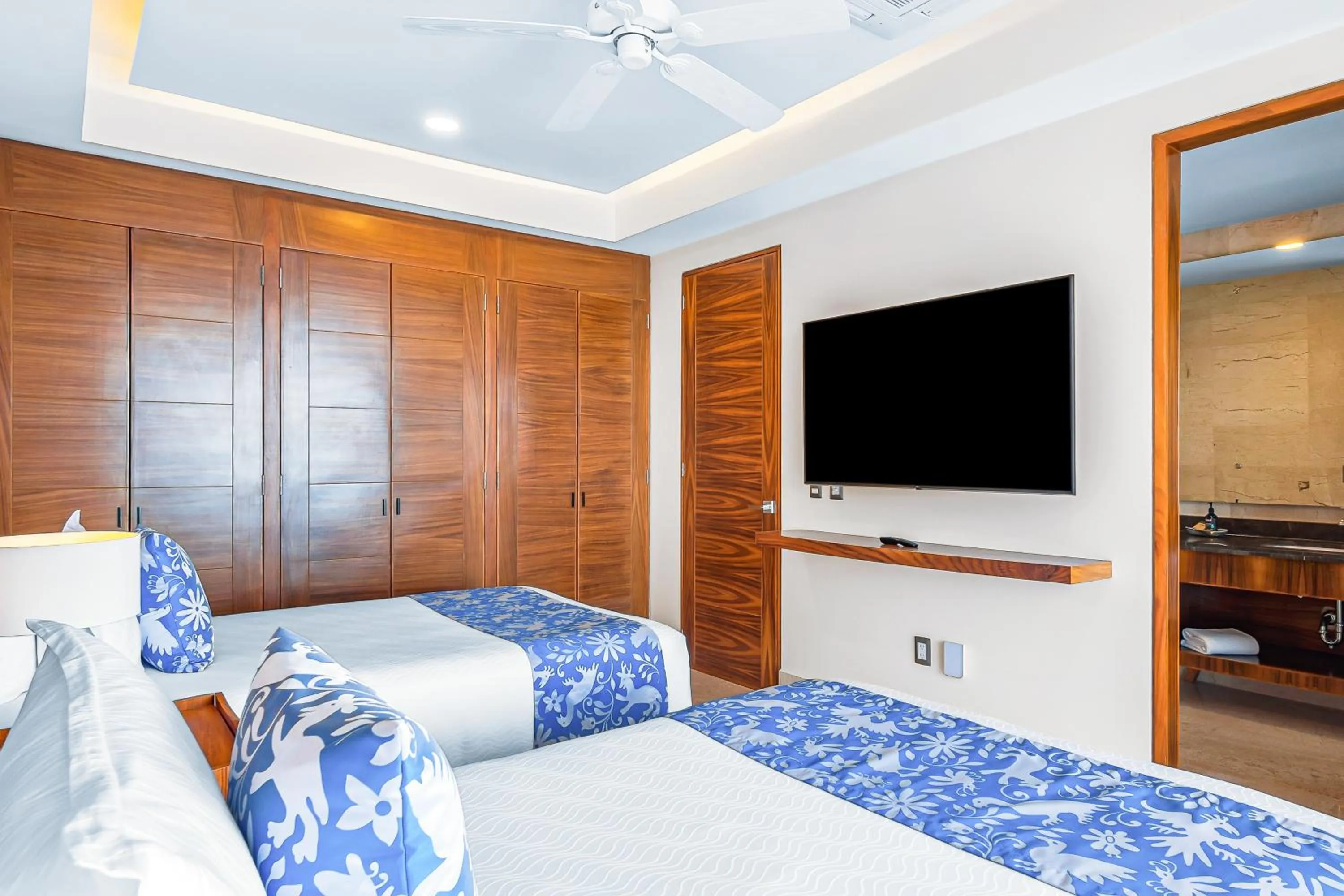 Bed in Blue Horizon 301