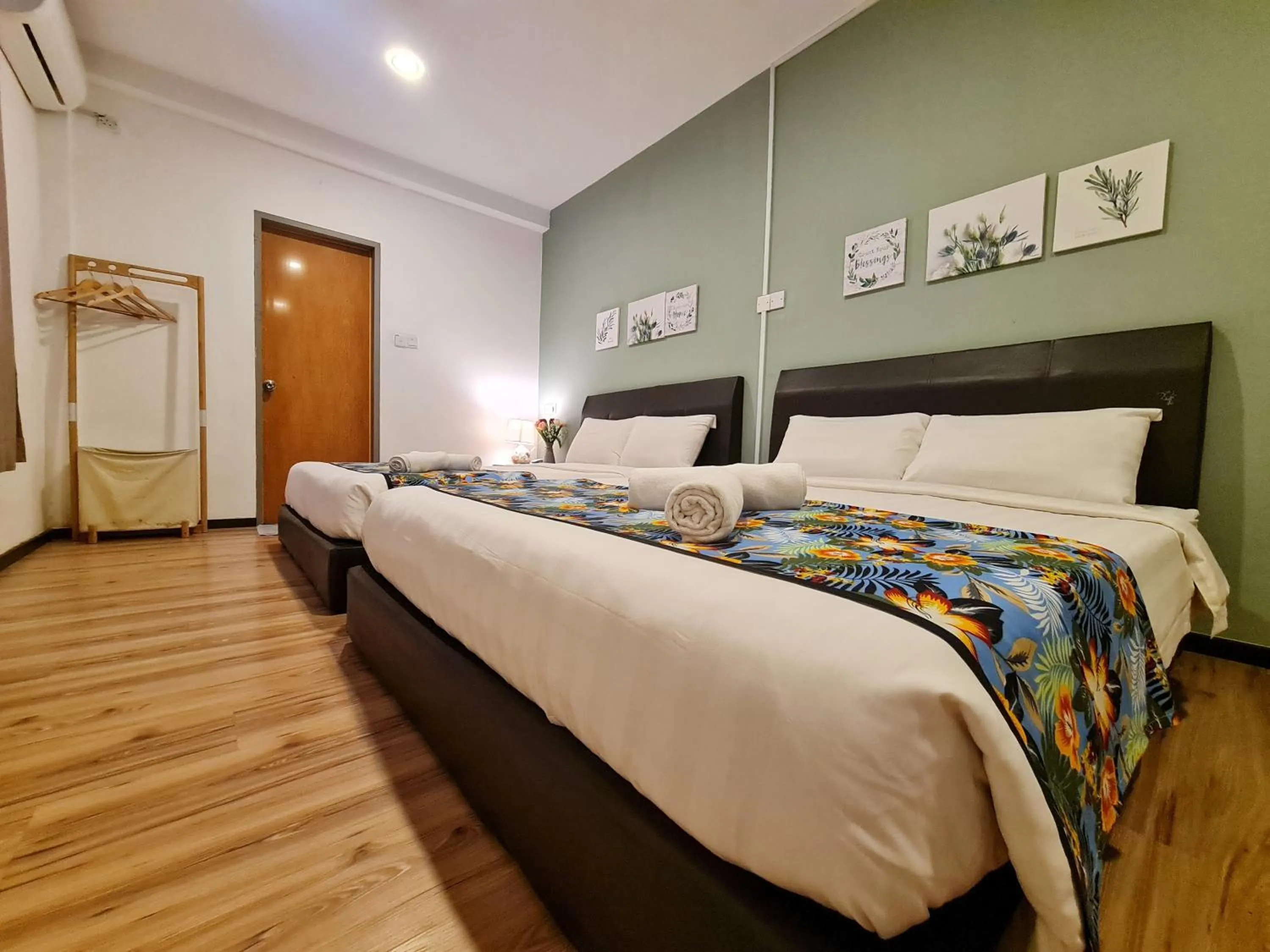 Bed in Treeline Urban Inn