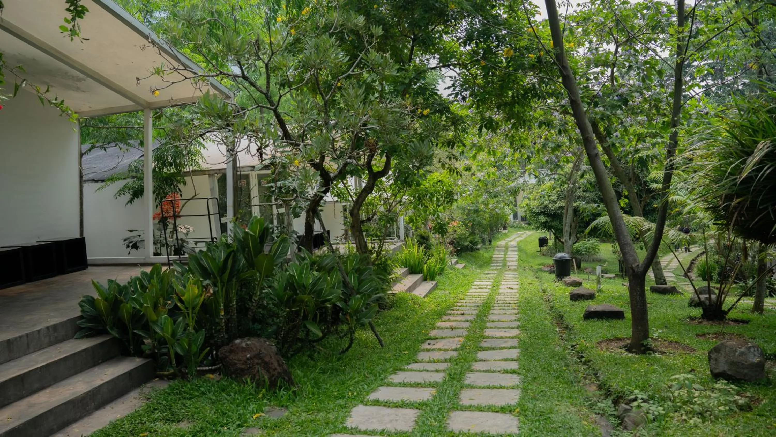 Property building in Leuweung Geledegan Ecoldge