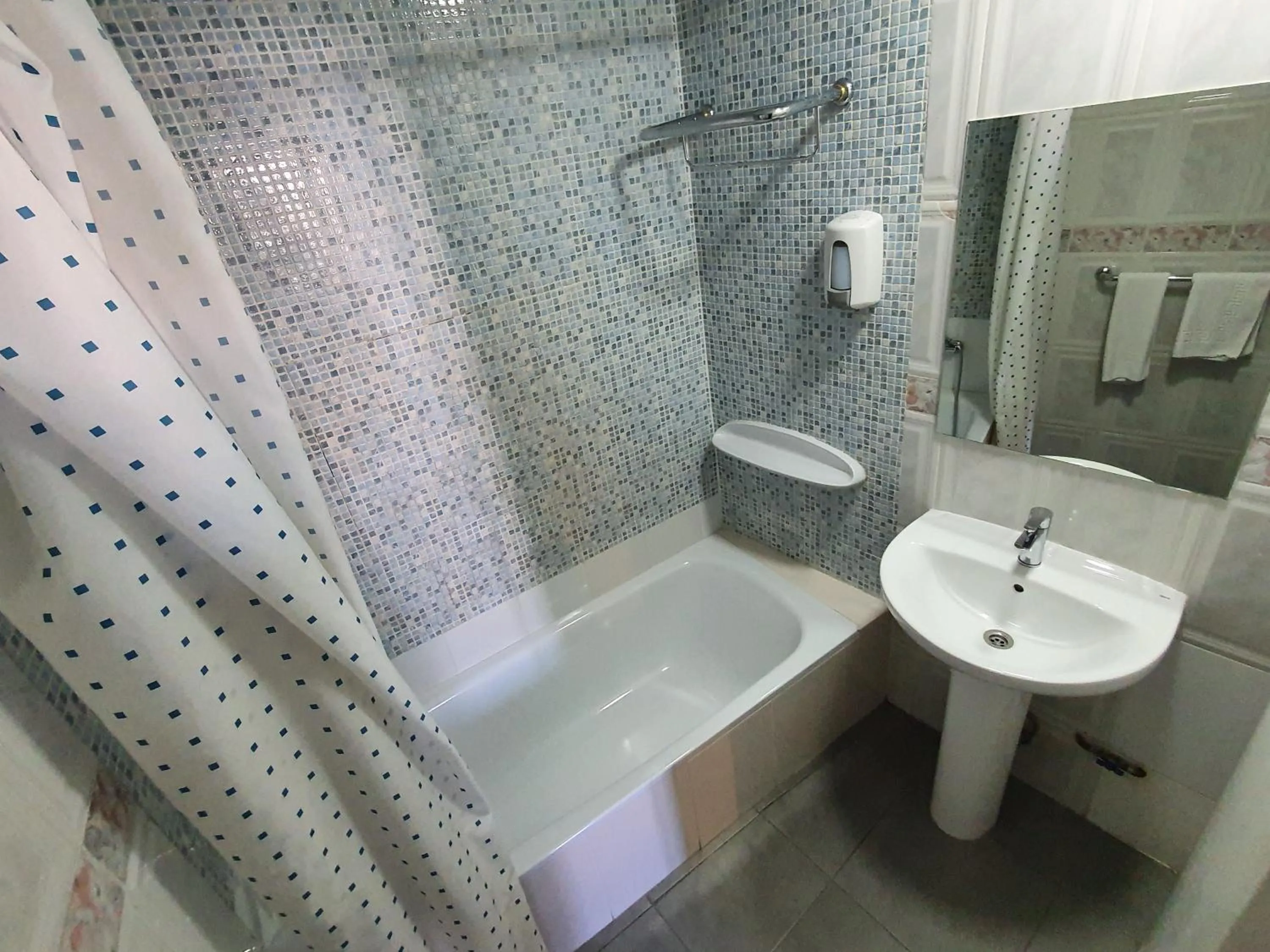 Bathroom in Plaza Dort Rooms IV