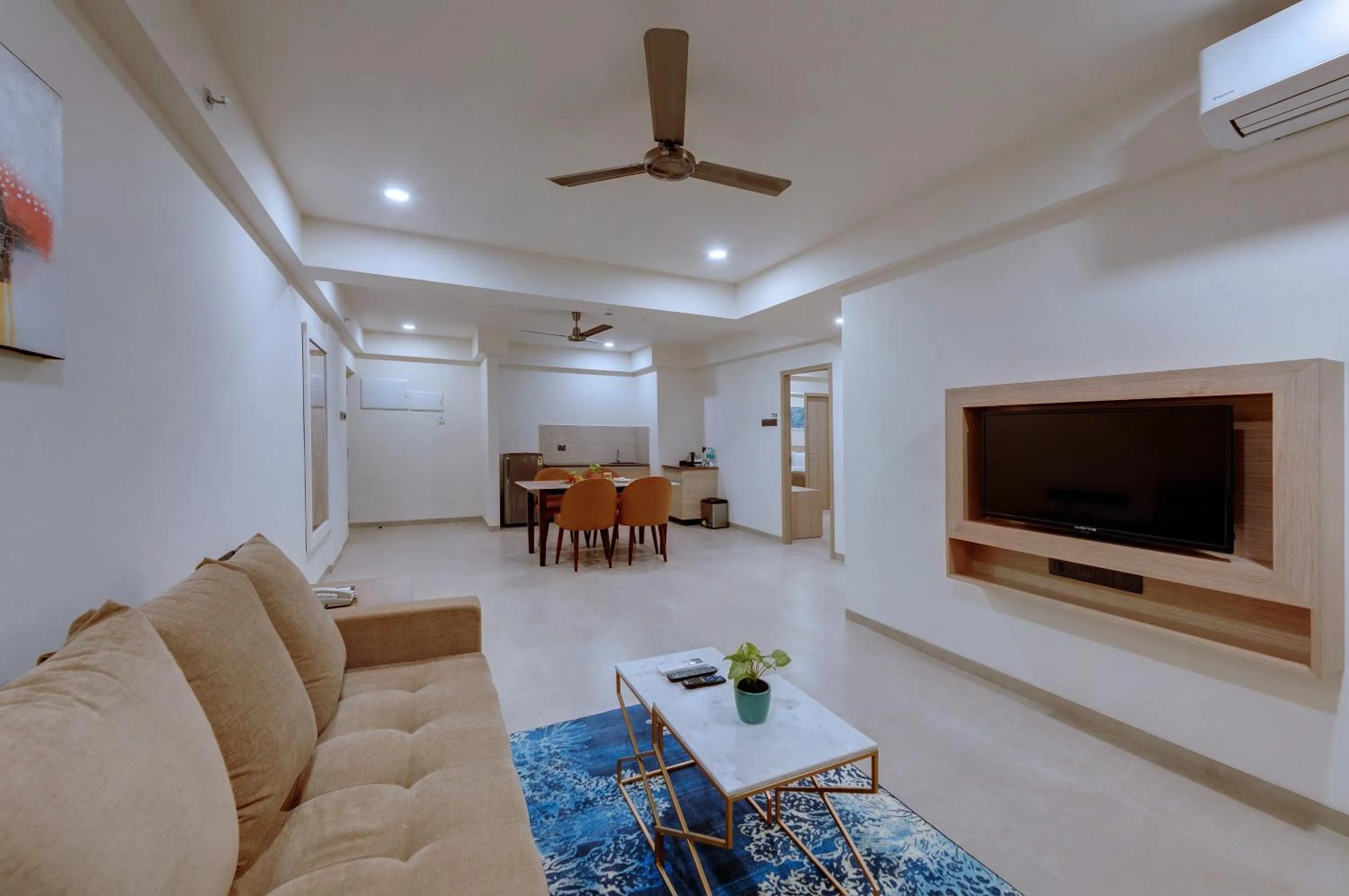 Communal lounge/ TV room in The Fern Habitat, Candolim, Goa