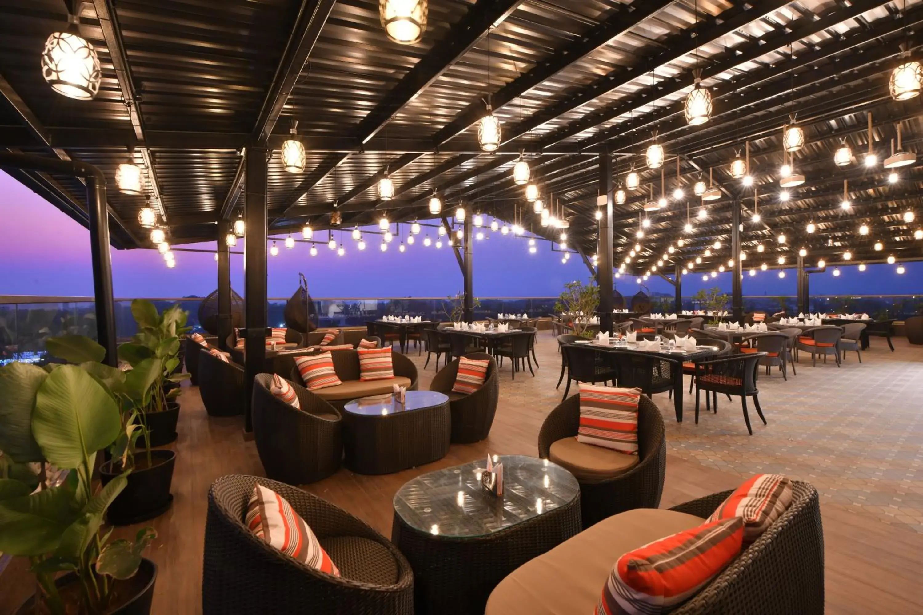 Restaurant/places to eat in The Fern Habitat, Candolim, Goa Restaurant/places to eat in The Fern Habitat, Candolim, Goa