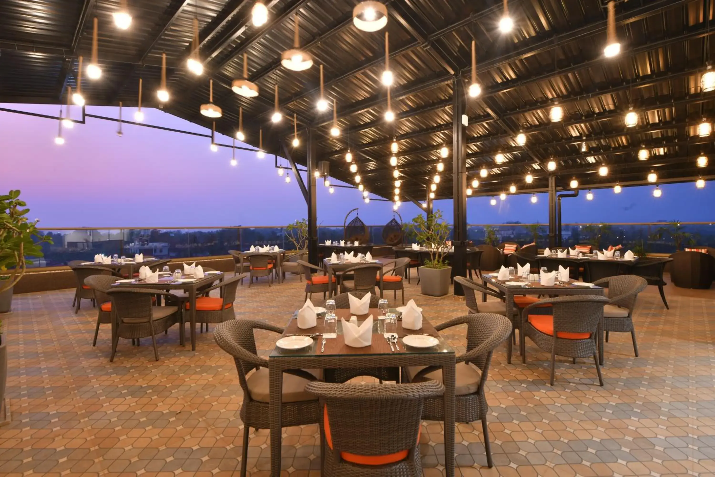 Restaurant/places to eat in The Fern Habitat, Candolim, Goa Restaurant/places to eat in The Fern Habitat, Candolim, Goa