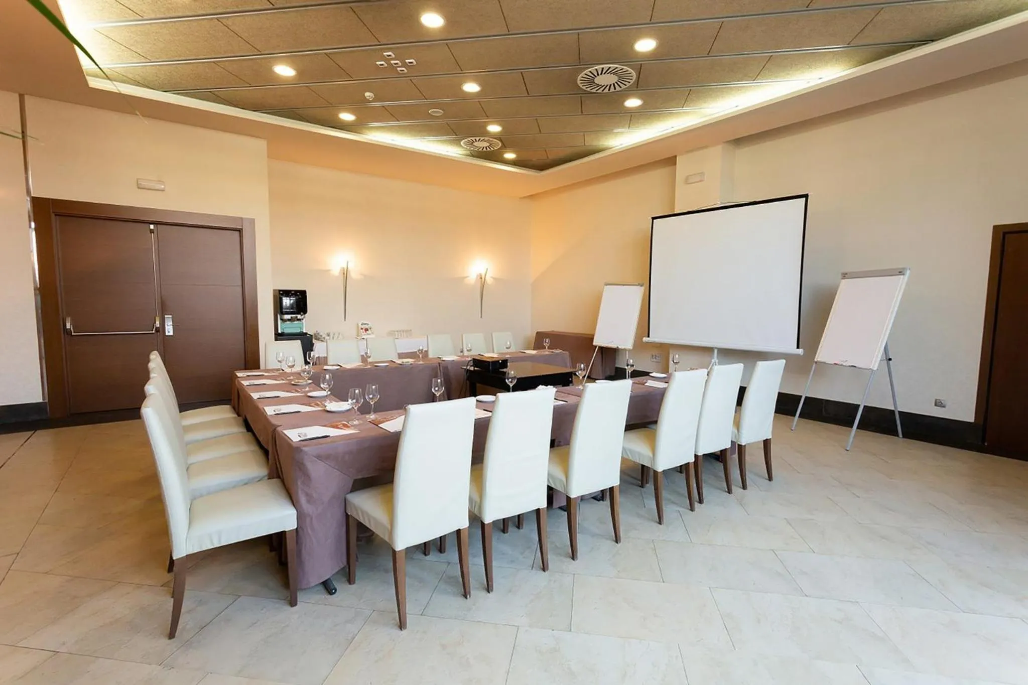 Meeting/conference room in Sercotel Las Artes Pinto