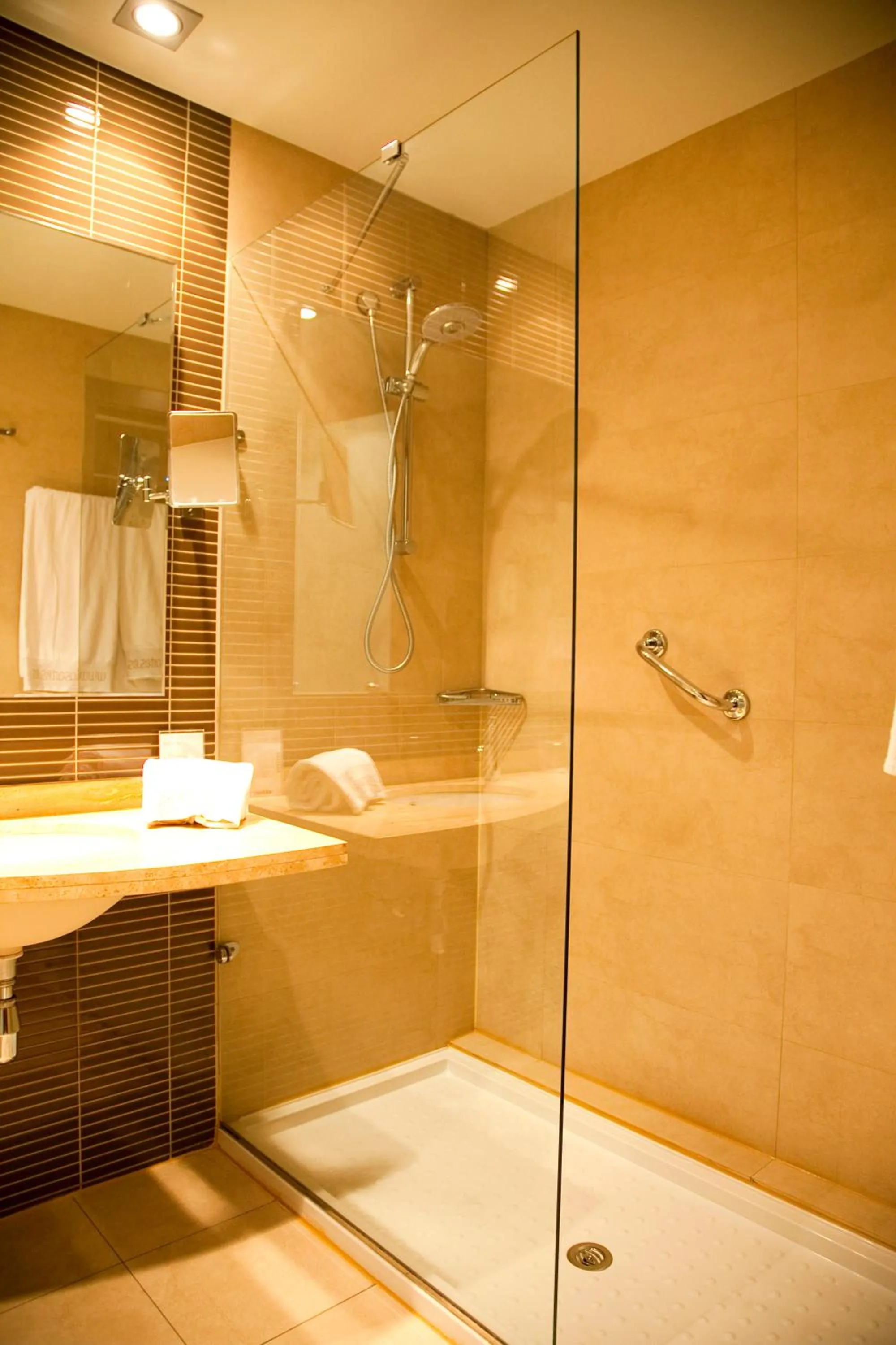 Bathroom in Sercotel Las Artes Pinto