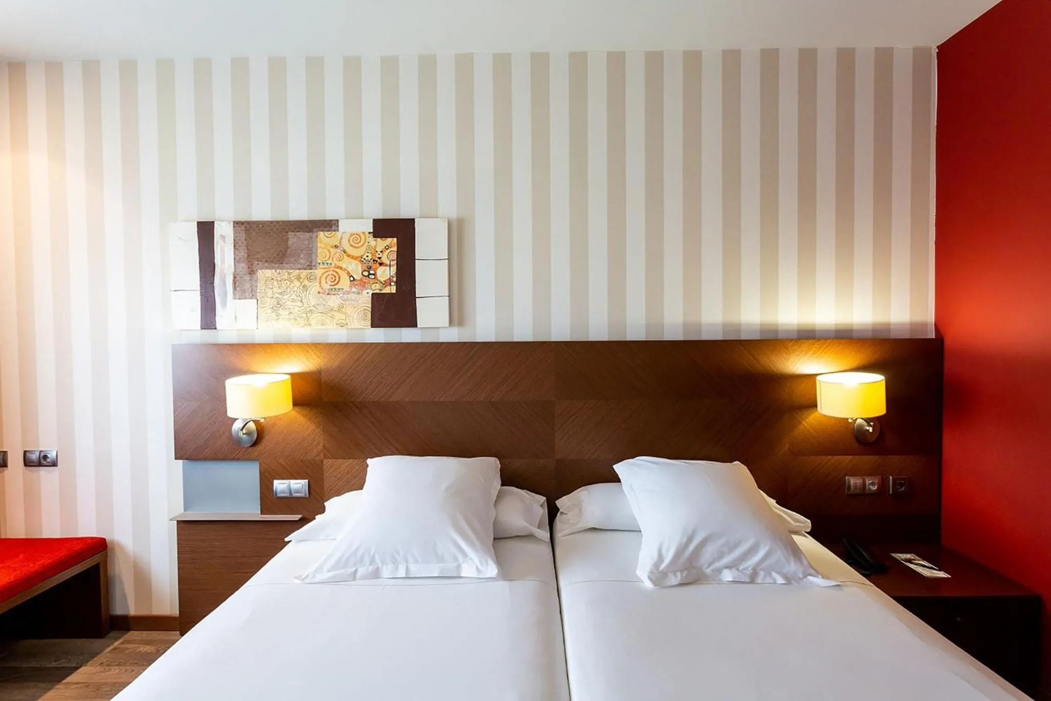 Photo of the whole room, Bed in Sercotel Las Artes Pinto