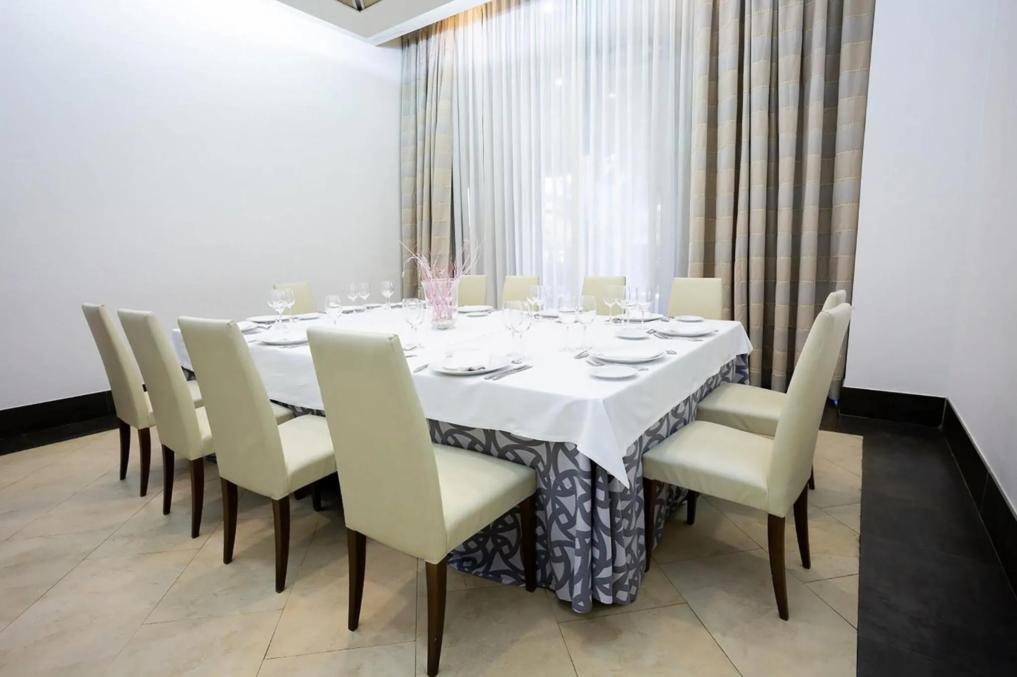 Meeting/conference room in Sercotel Las Artes Pinto