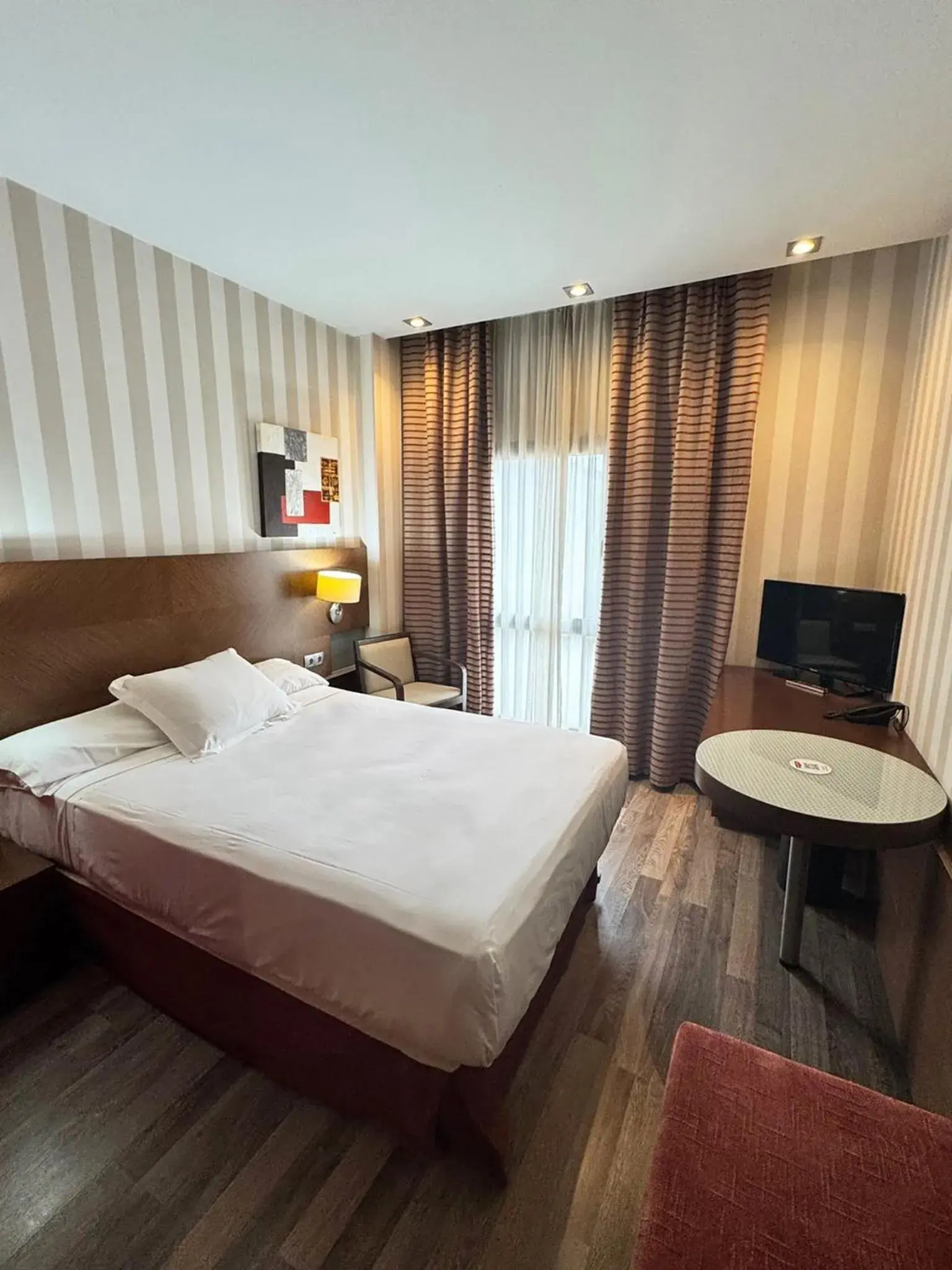 Photo of the whole room, Bed in Sercotel Las Artes Pinto Photo of the whole room, Bed in Sercotel Las Artes Pinto