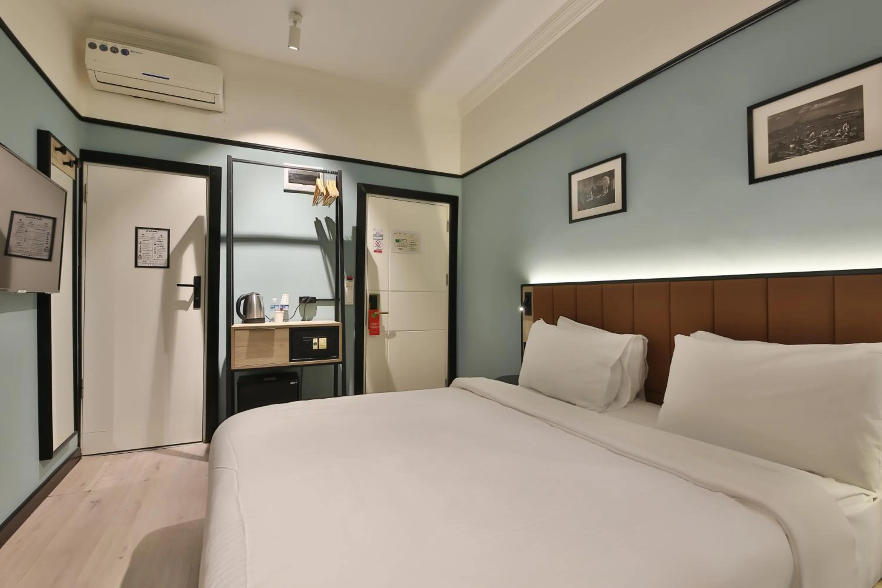 Bedroom, Bed in EA Exclusive Hotel