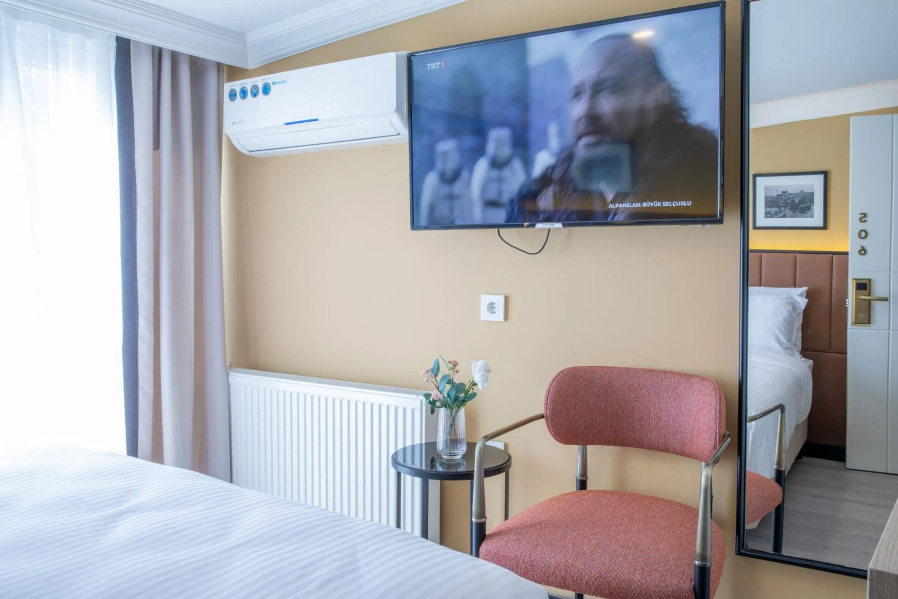 Massage, Bed in Exclusive Art Hotel