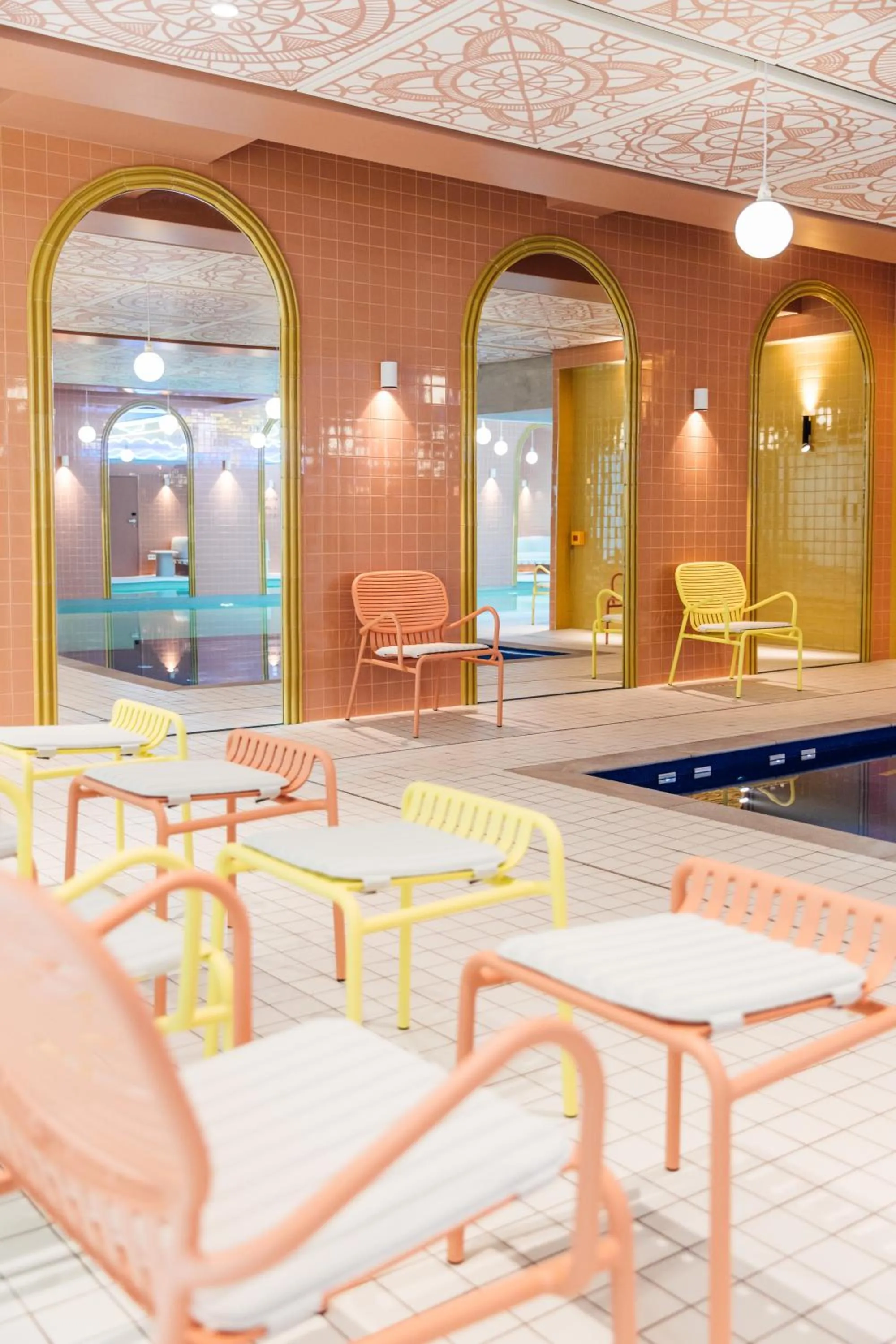 Swimming pool in Mama Shelter Rennes
