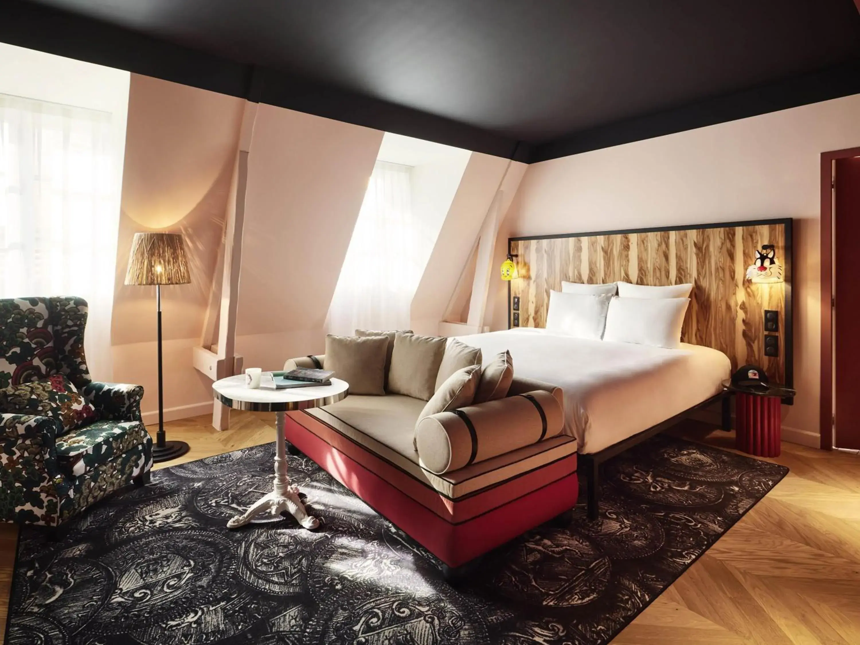 Property building, Bed in Mama Shelter Rennes Property building, Bed in Mama Shelter Rennes