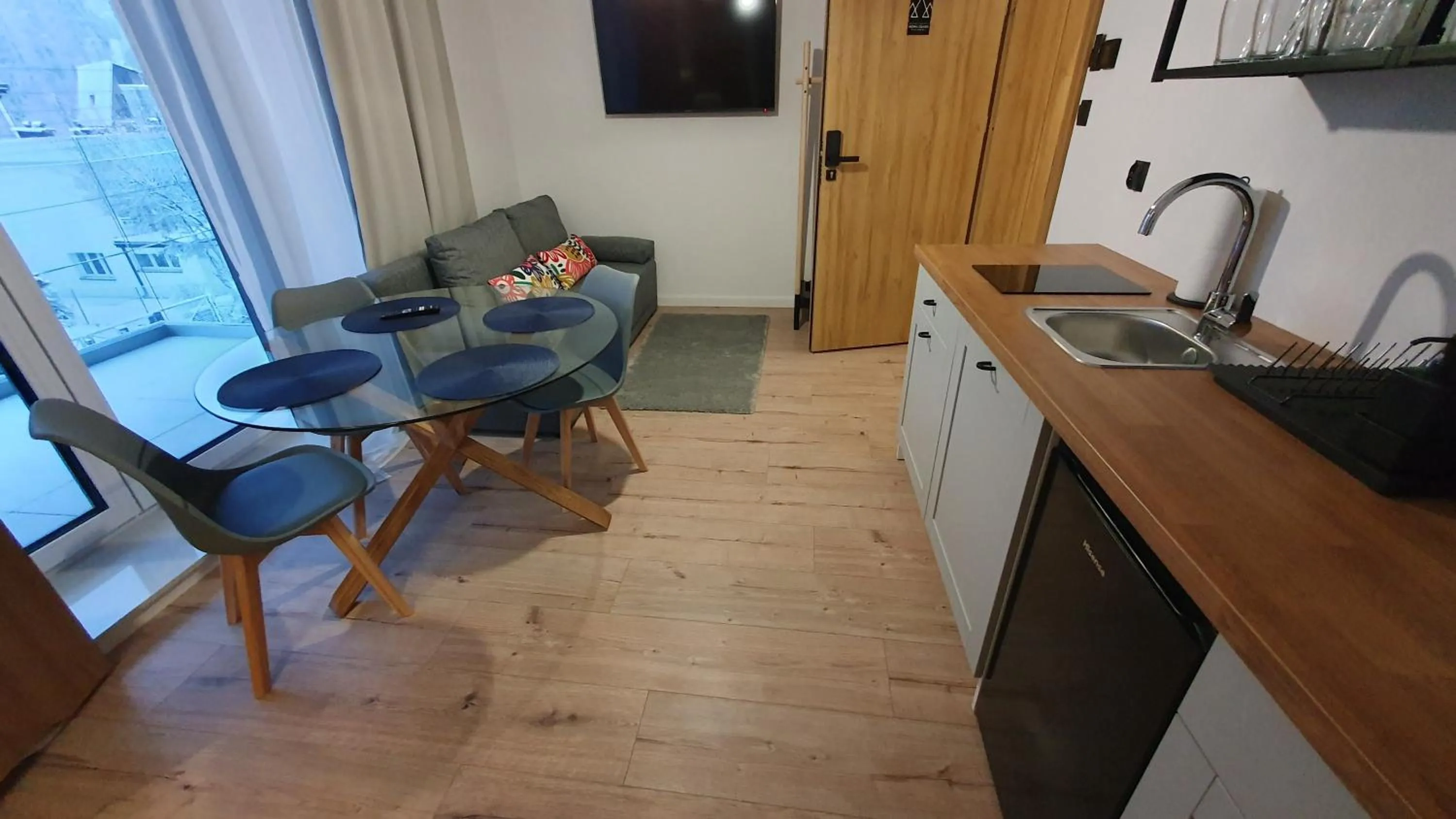 Kitchen or kitchenette in Apartamenty Nowa Osada - by VillaOlimpijska2
