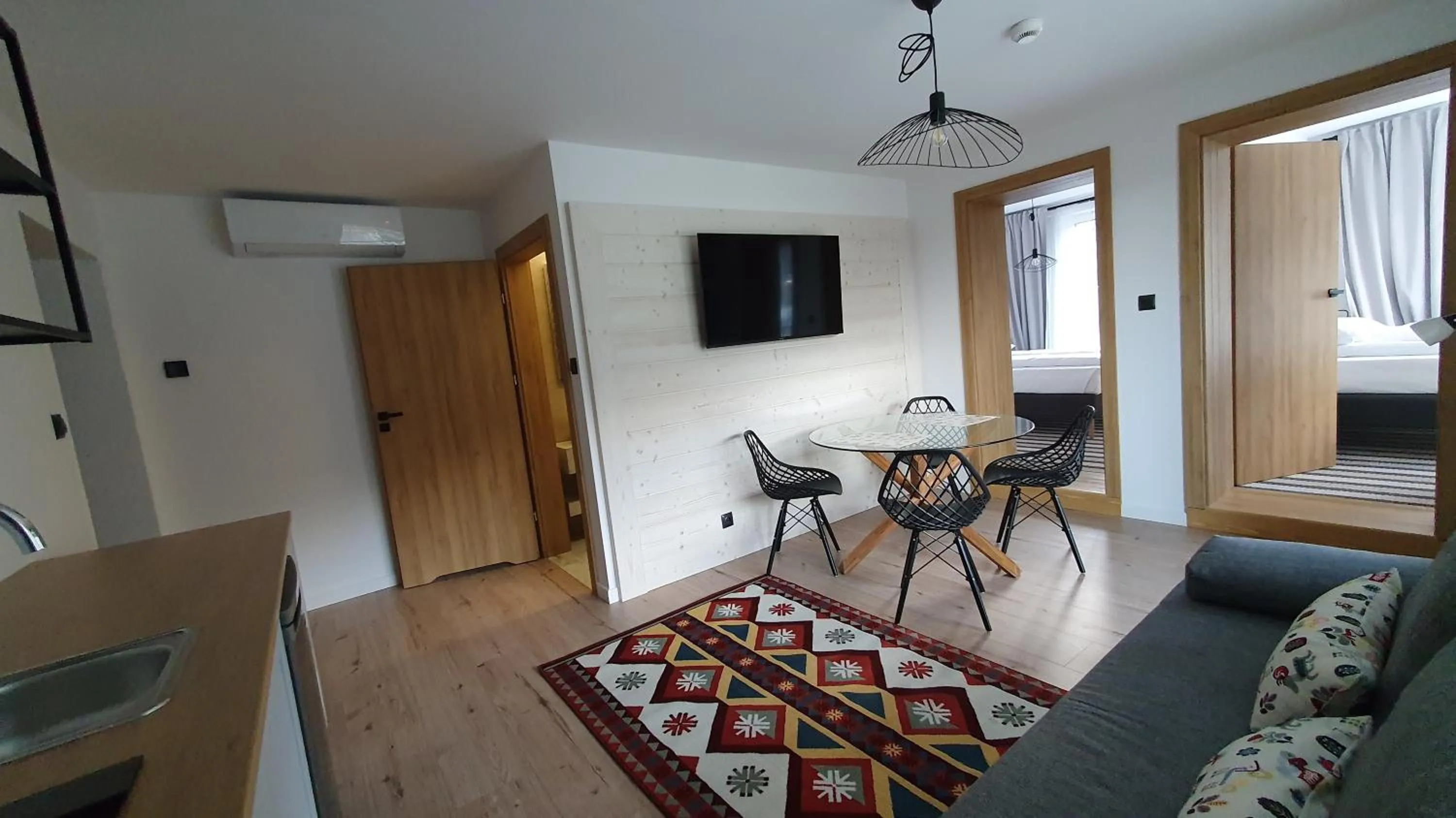 Communal lounge/ TV room in Apartamenty Nowa Osada - by VillaOlimpijska2