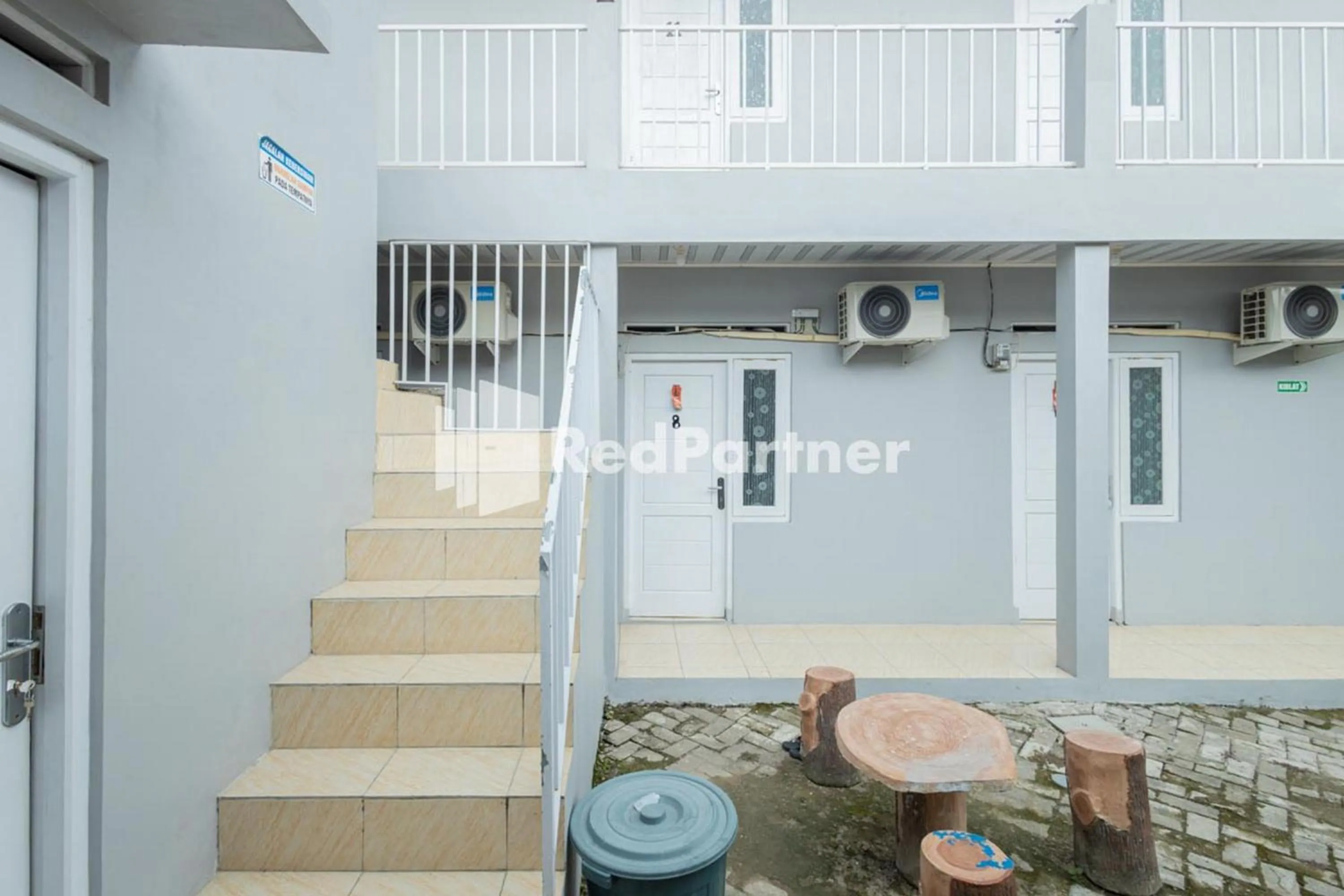 Property building in Atiq Homestay Syariah Mitra RedDoorz